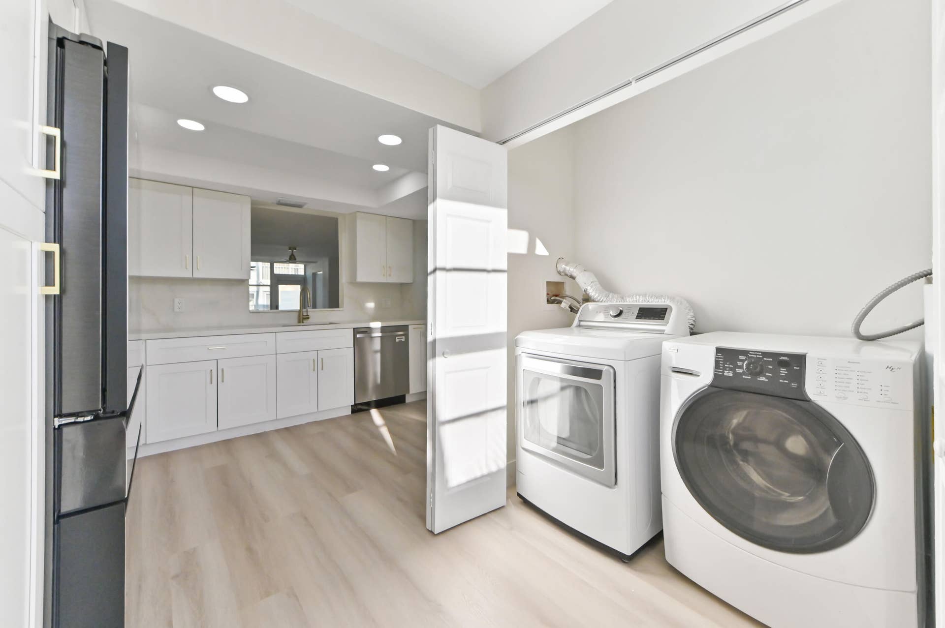 7 Willowbrook Lane, #101, Delray Beach, FL 33446 07 laundry 01