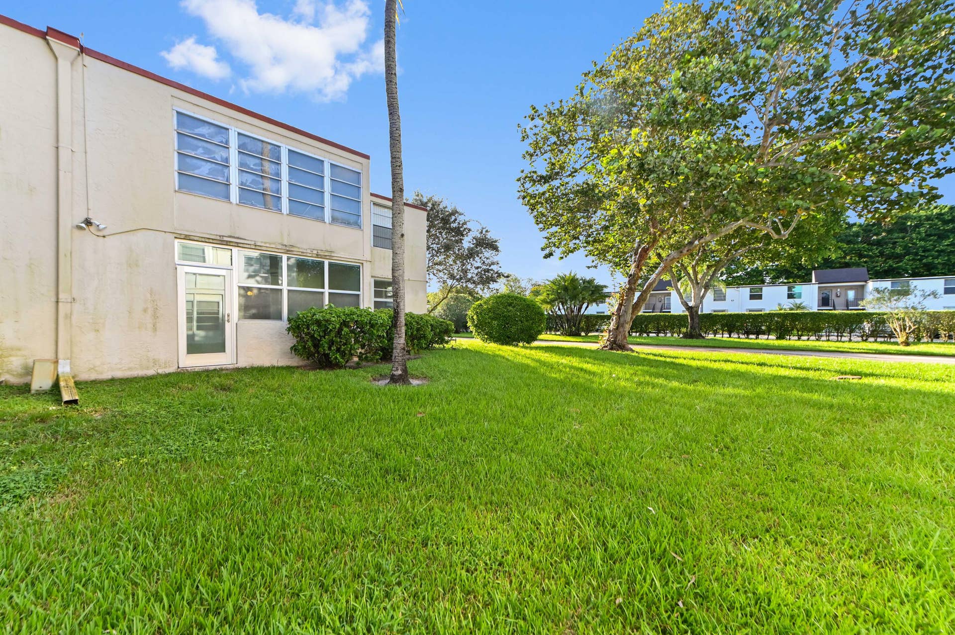 7 Willowbrook Lane, #101, Delray Beach, FL 33446 25 Rear 02