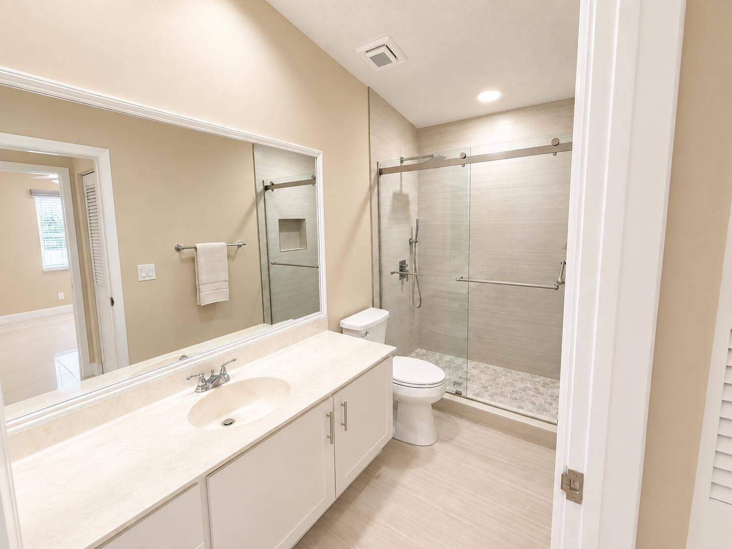 8045 COPENHAGEN Way, Boca Raton, Boca Raton, FL 33434 Second bathroom