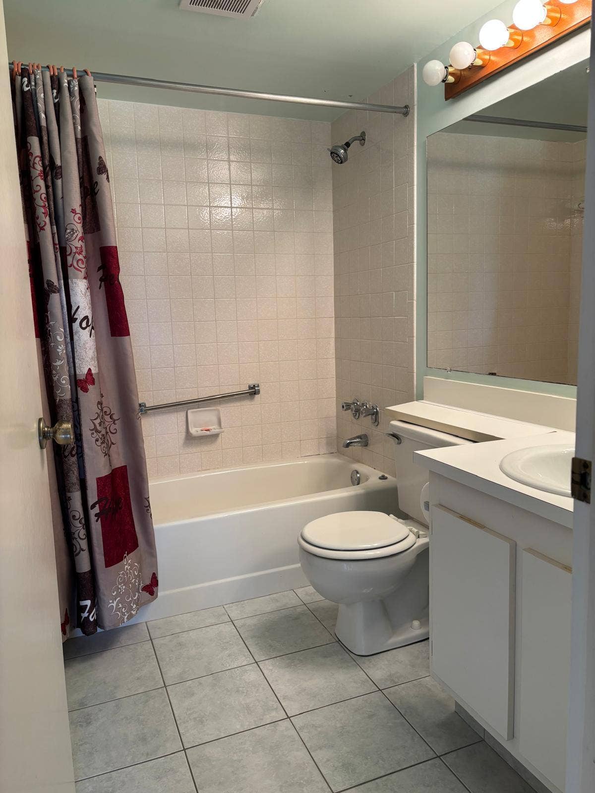 3676 ALDER Drive, #E1, West Palm Beach, West Palm Beach, FL 33417 guest bath