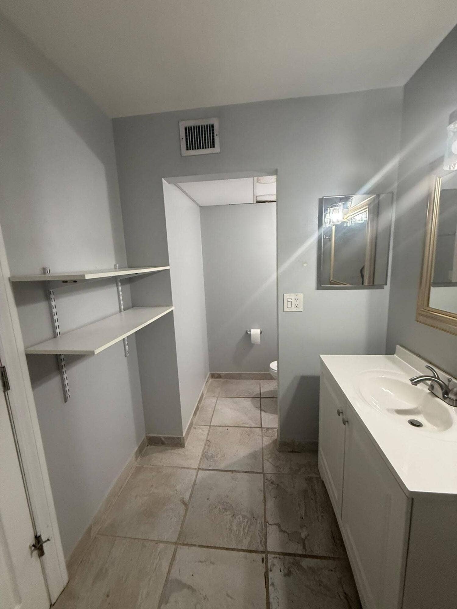 645 EXECUTIVE CENTER Drive, #R205, West Palm Beach, West Palm Beach, FL 33401 WhatsApp Image 2026-10-02 at 2.55.19 PM