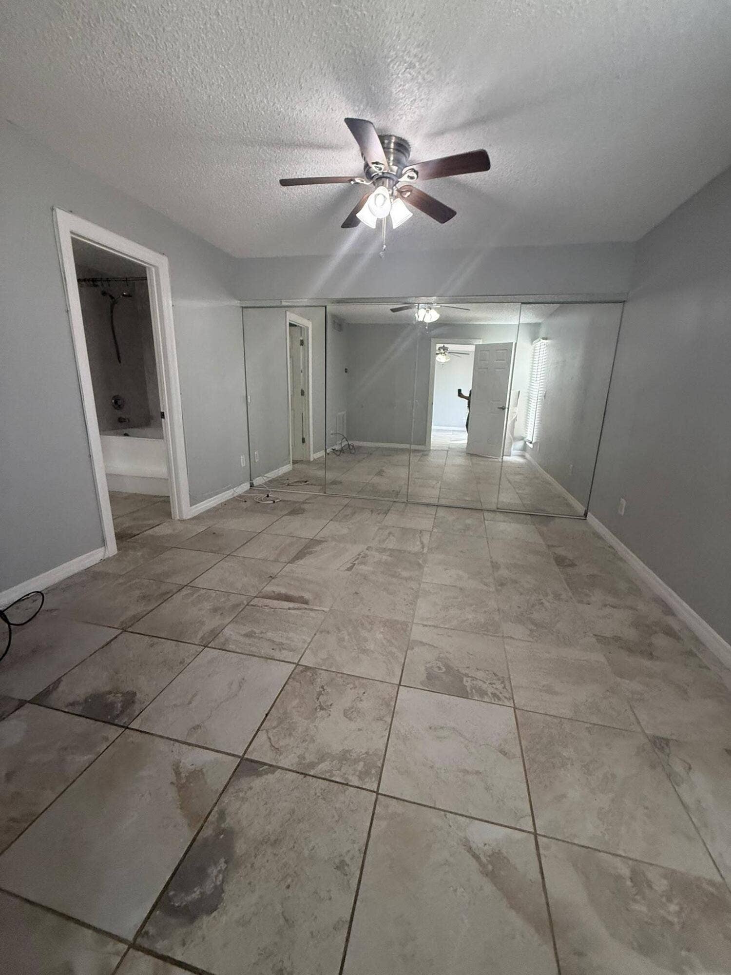 645 EXECUTIVE CENTER Drive, #R205, West Palm Beach, West Palm Beach, FL 33401 WhatsApp Image 2026-10-02 at 2.55.19 PM