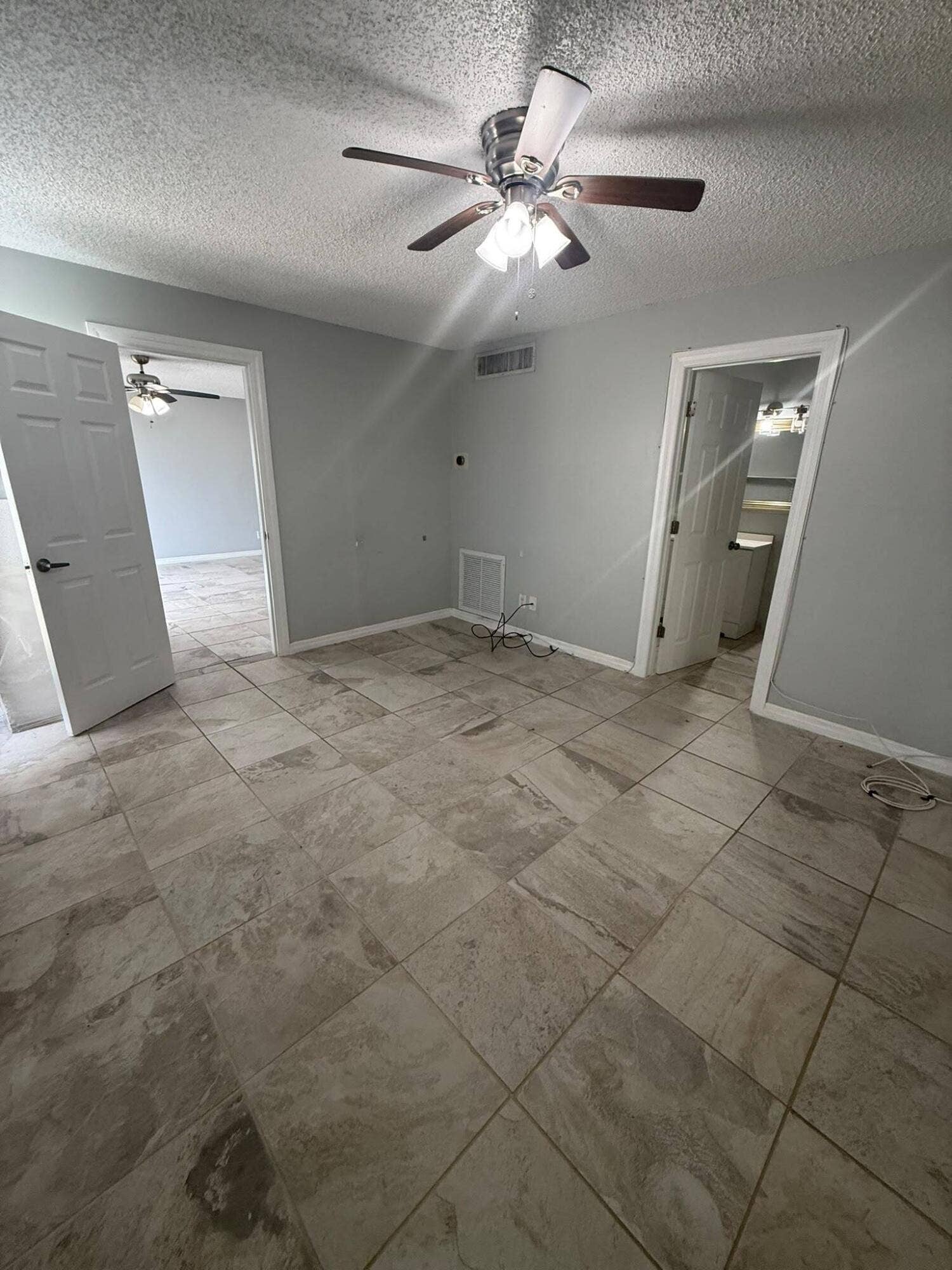 645 EXECUTIVE CENTER Drive, #R205, West Palm Beach, West Palm Beach, FL 33401 WhatsApp Image 2026-10-02 at 2.55.19 PM
