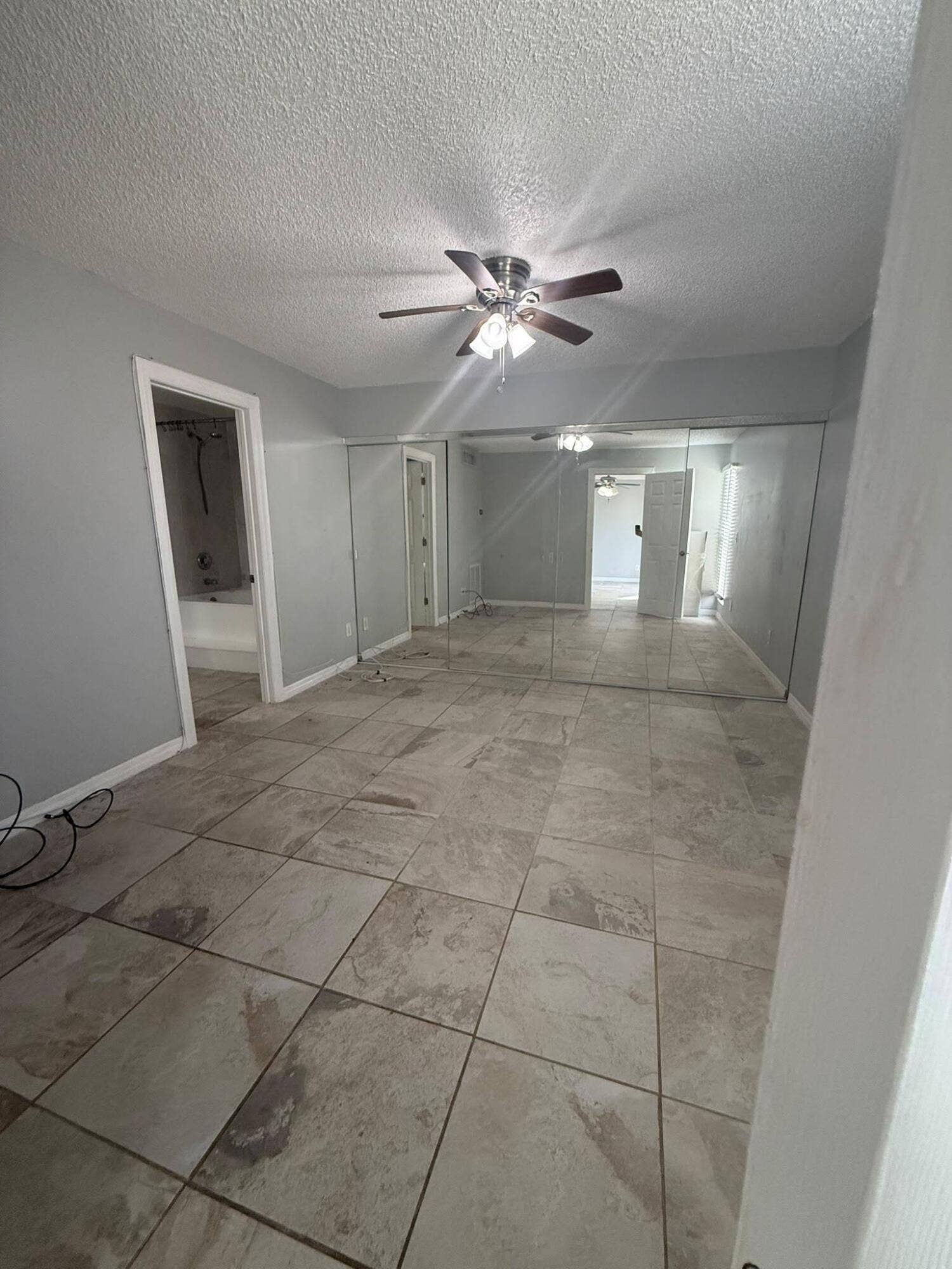 645 EXECUTIVE CENTER Drive, #R205, West Palm Beach, West Palm Beach, FL 33401 WhatsApp Image 2026-10-02 at 2.55.19 PM