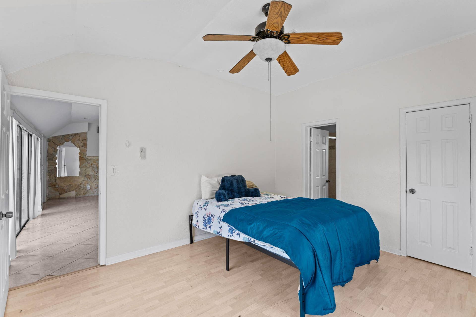 30-web-or-mls-A7409507
