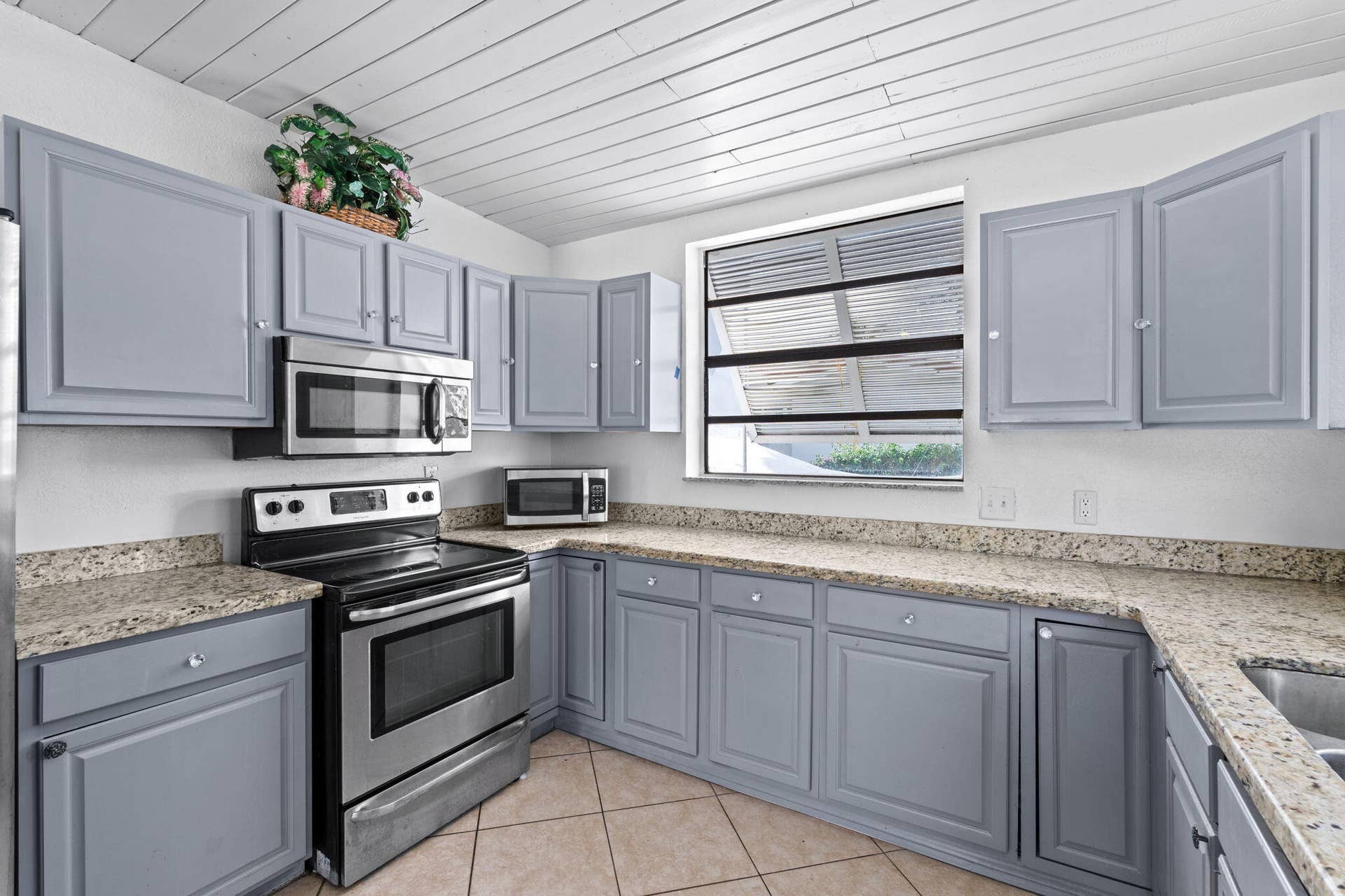 28-web-or-mls-A7409535