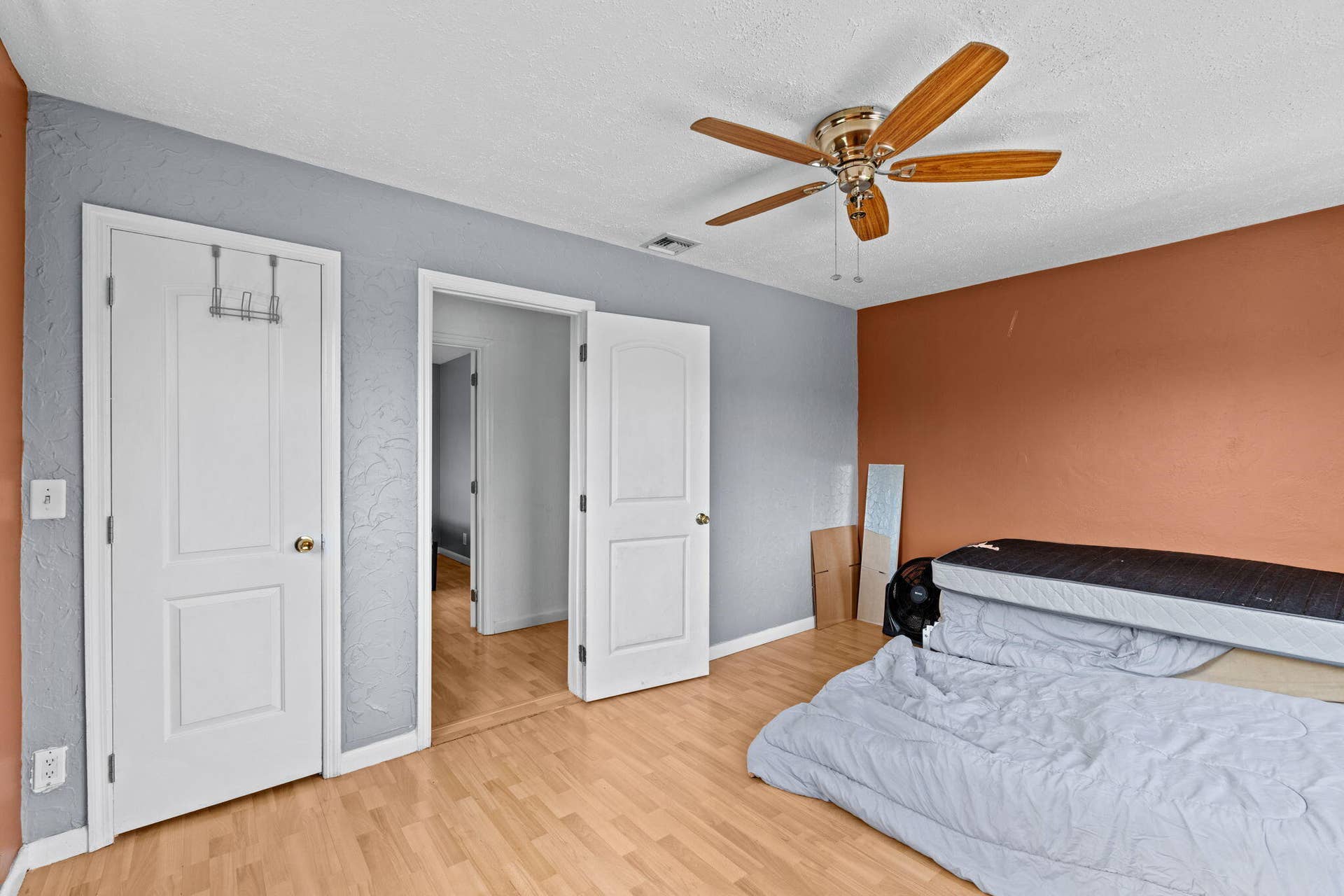 35-web-or-mls-A7409568