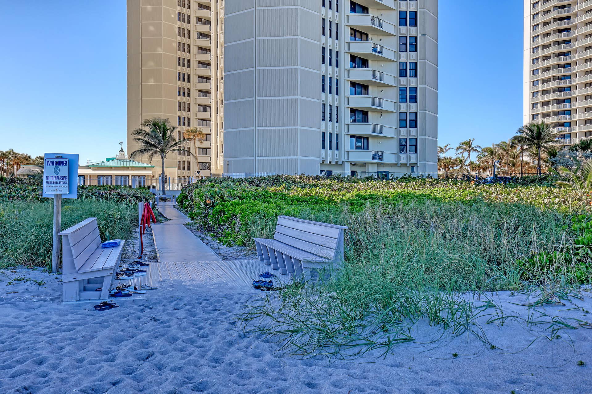2800 N OCEAN Drive, #B-17C, Singer Island, FL 33404 private beach access