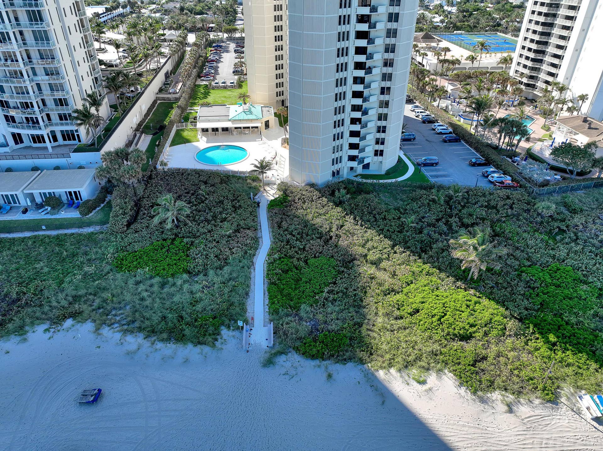 2800 N OCEAN Drive, #B-17C, Singer Island, FL 33404 private beach access