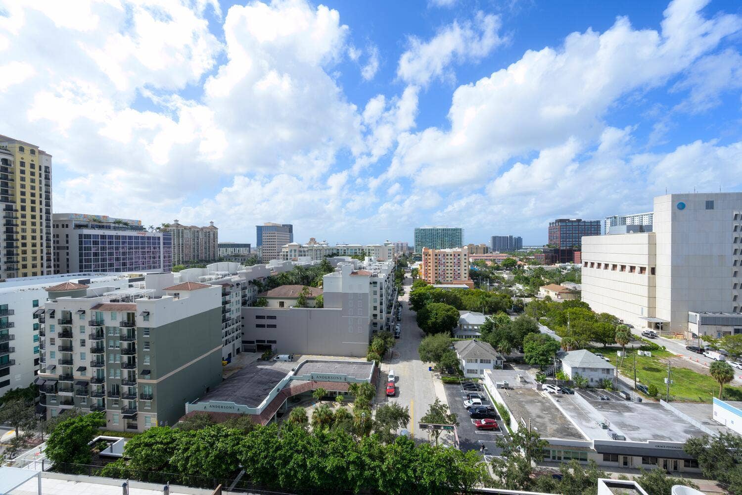 525 S Flagler Dr Apt 14C West-large-014-