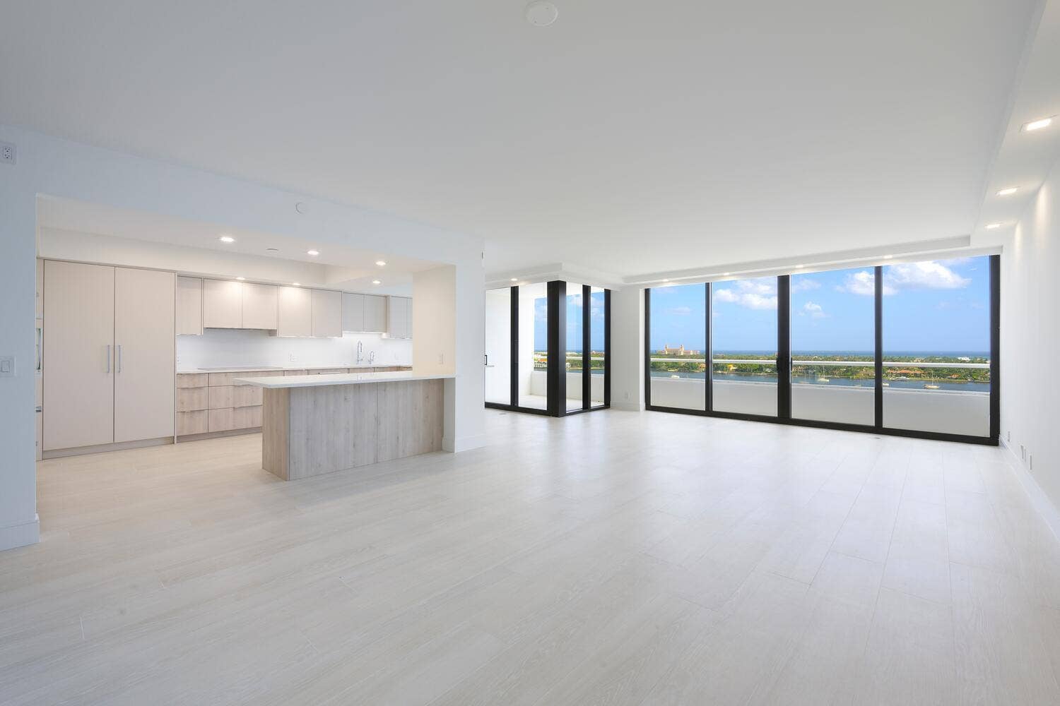 525 S Flagler Dr Apt 14C West-large-010-