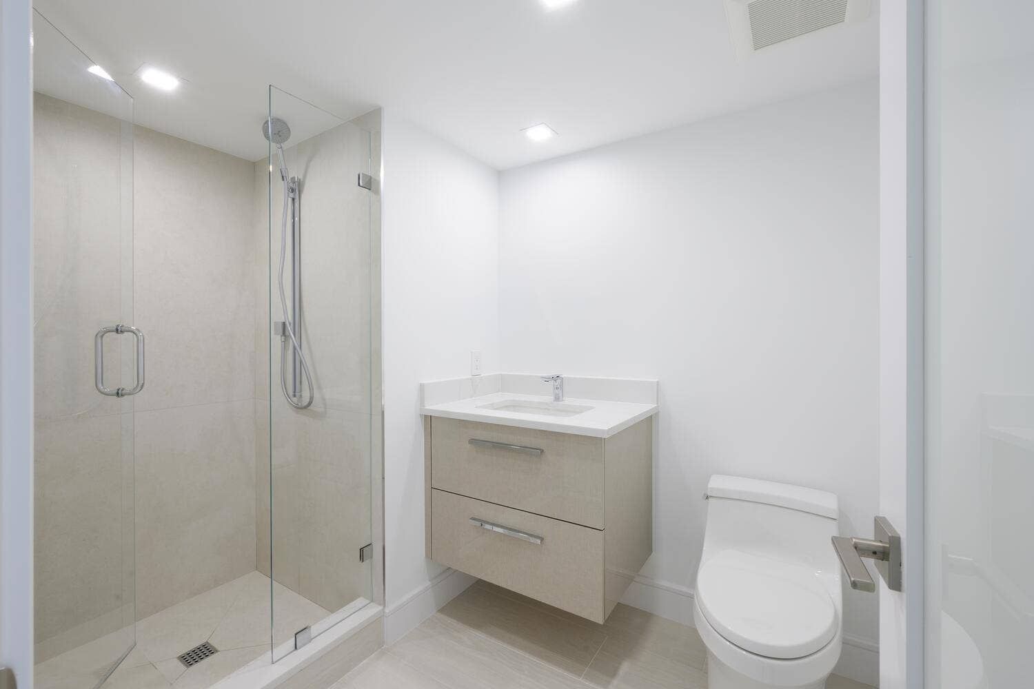 525 S Flagler Dr Apt 14C West-large-011-