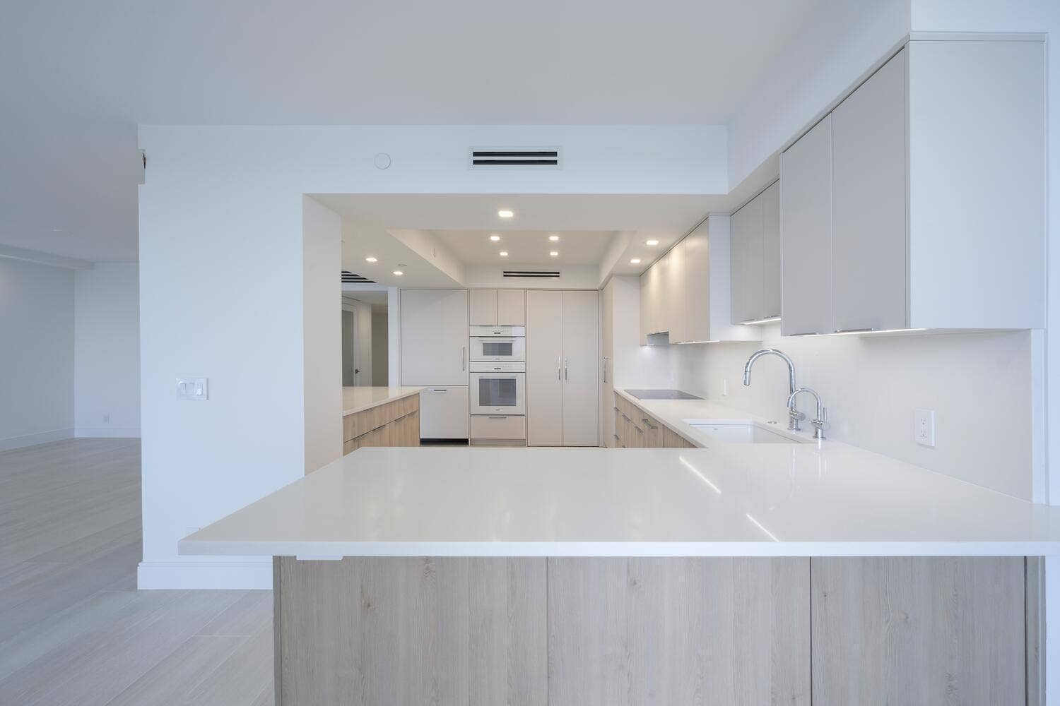 525 S Flagler Dr Apt 14C West-large-007-