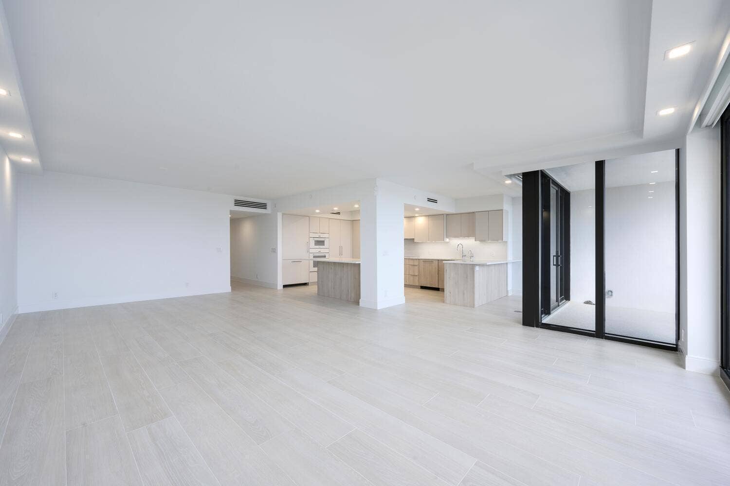 525 S Flagler Dr Apt 14C West-large-003-