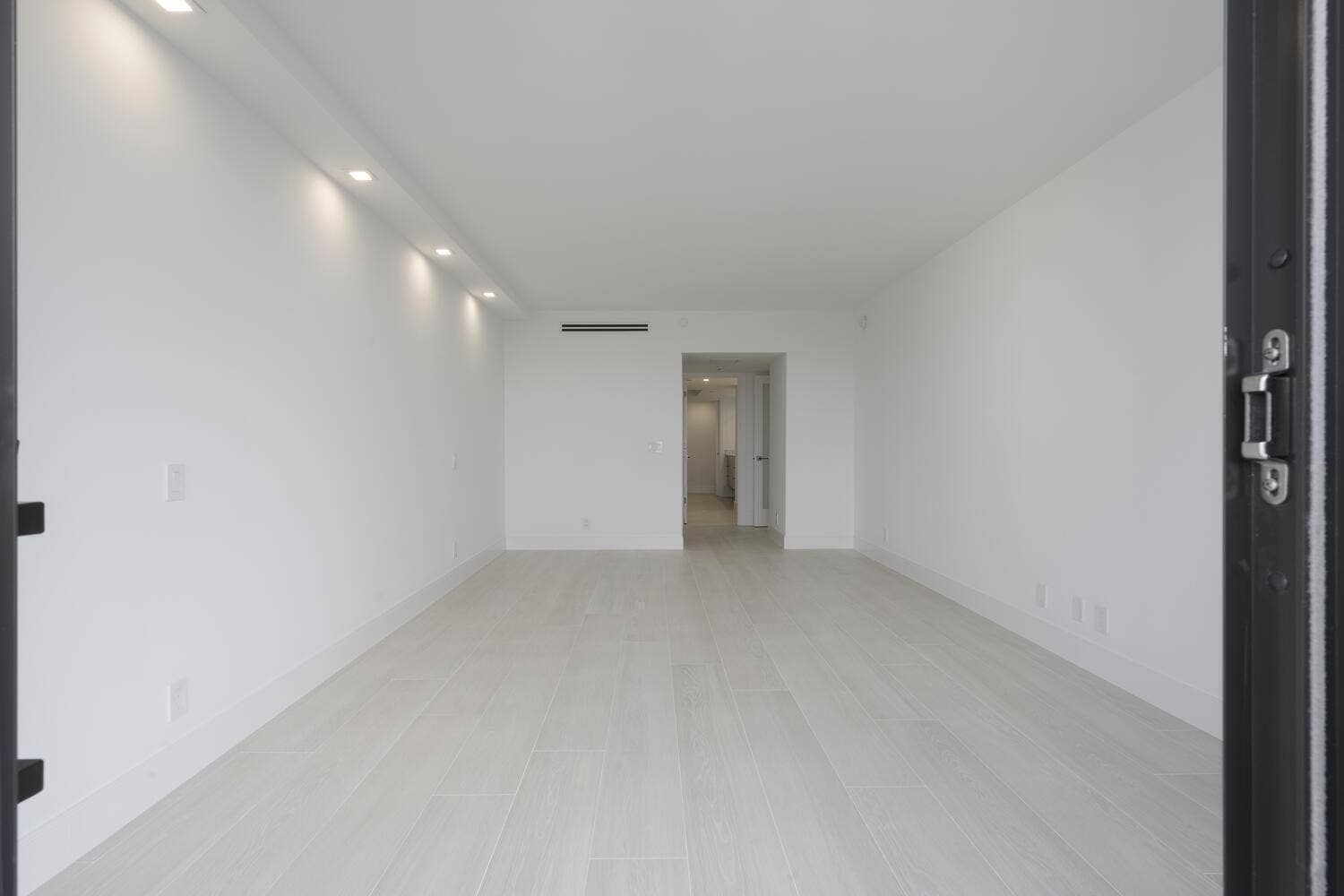 525 S Flagler Dr Apt 14C West-large-015-