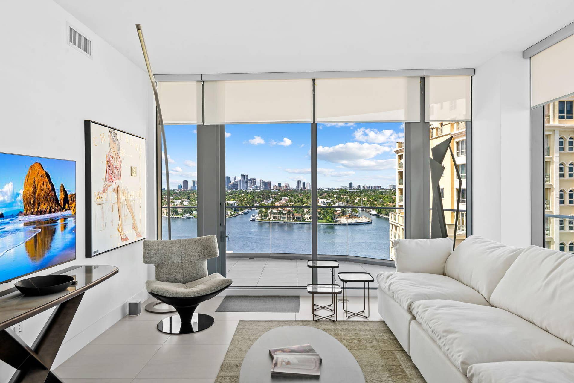 153 N Seabreeze Boulevard, #704, Fort Lauderdale, FL 33304 Living room