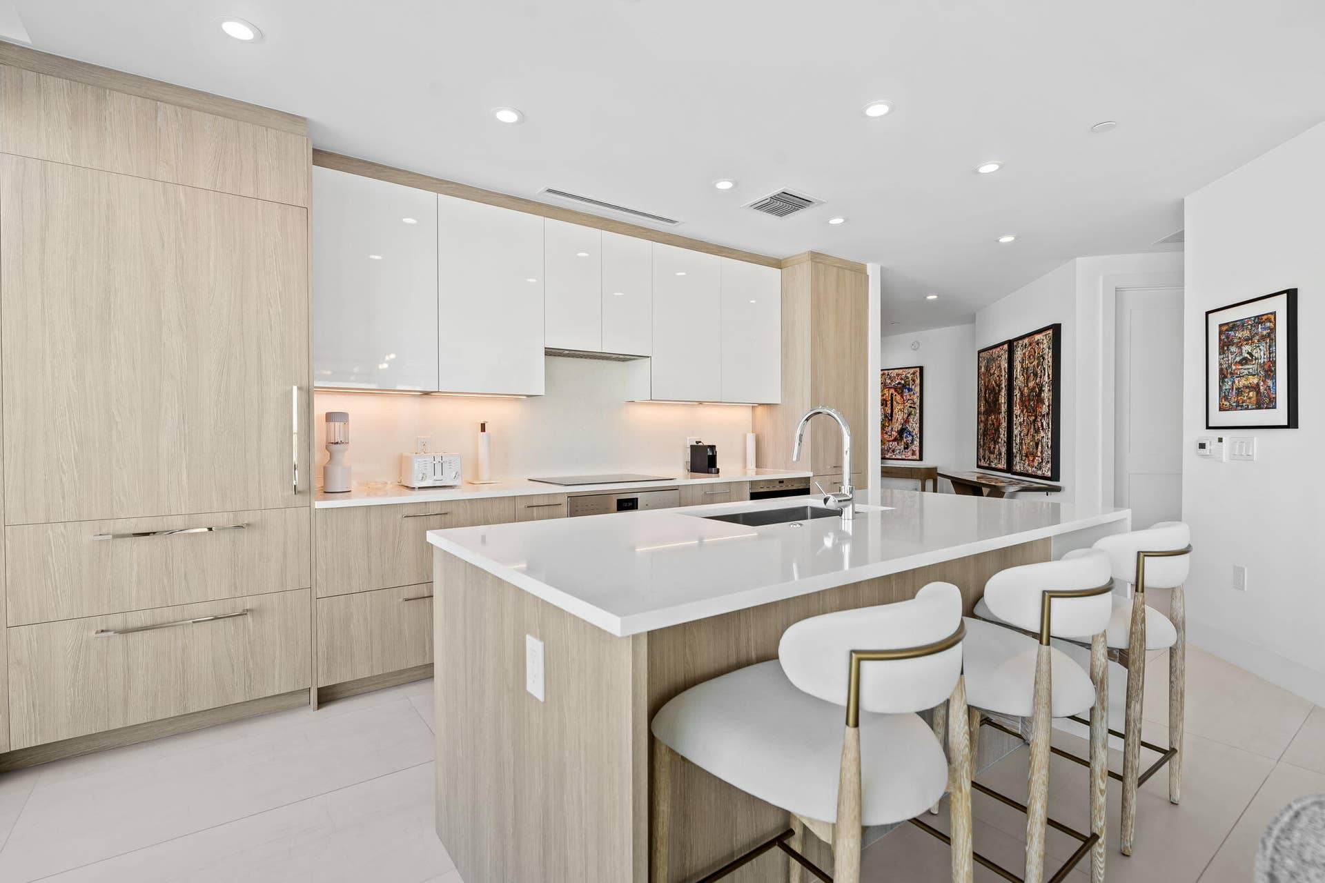 153 N Seabreeze Boulevard, #704, Fort Lauderdale, FL 33304 Kitchen and Island