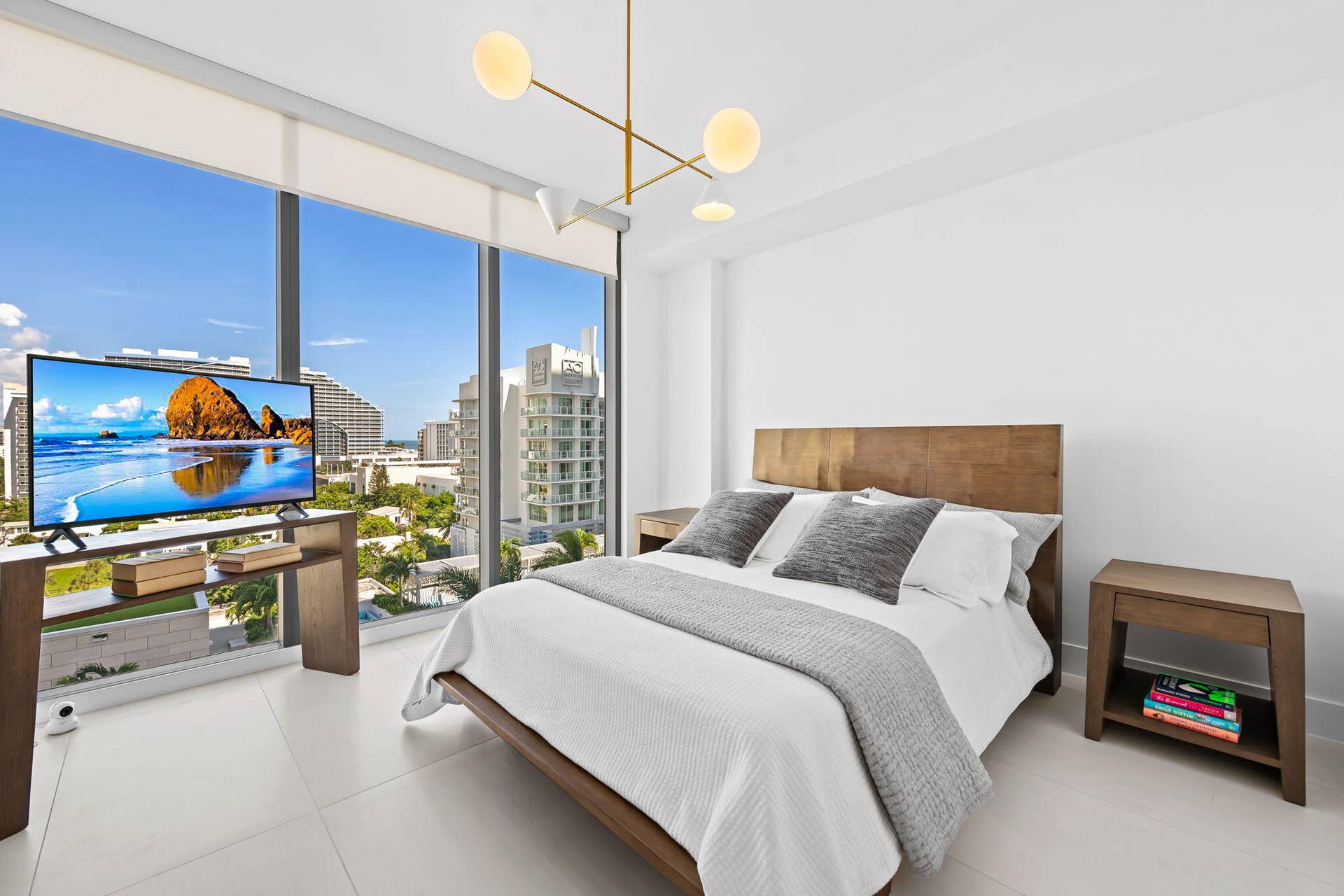 153 N Seabreeze Boulevard, #704, Fort Lauderdale, FL 33304 Guest Suite