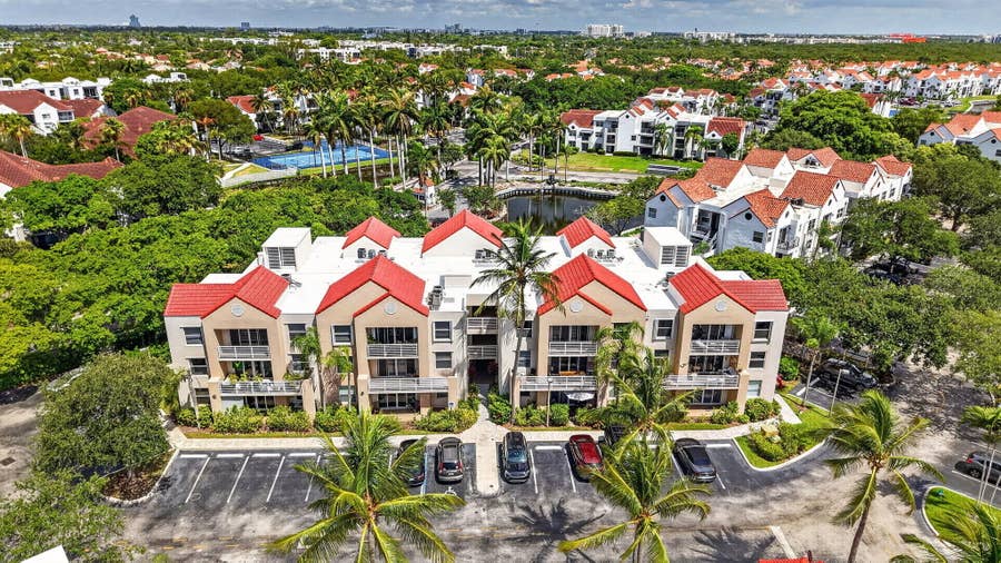 Property photo for 2731 Ocean Club Boulevard, #102, Hollywood, FL