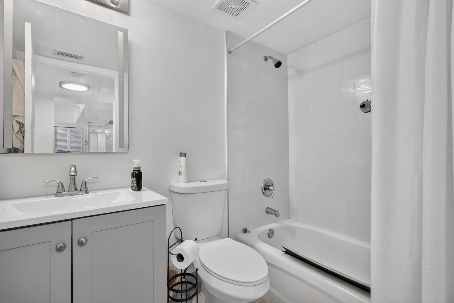 2nd Bathroom