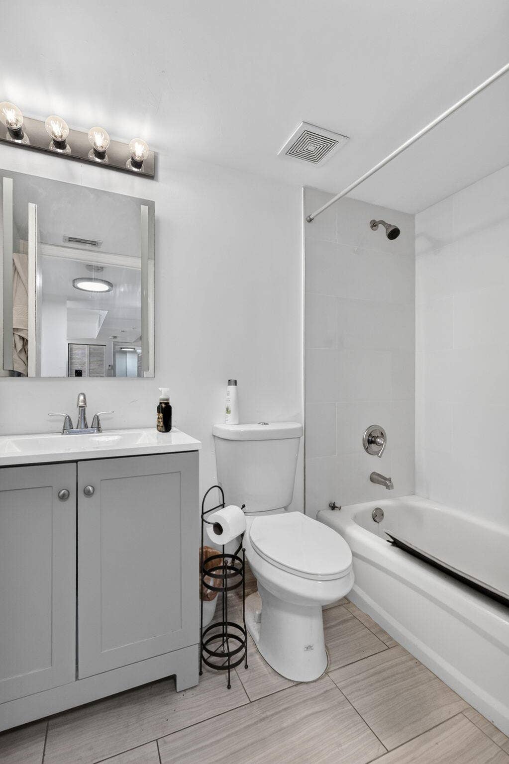 2nd Bathroom