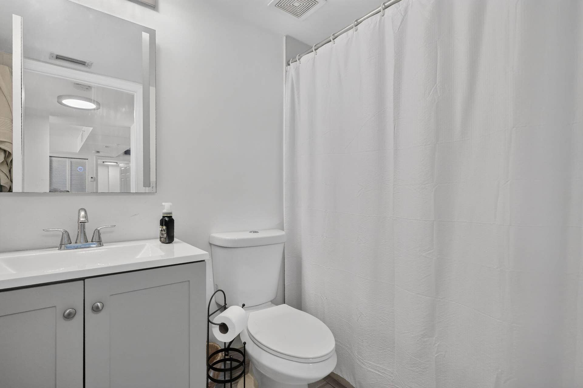 2nd Bathroom