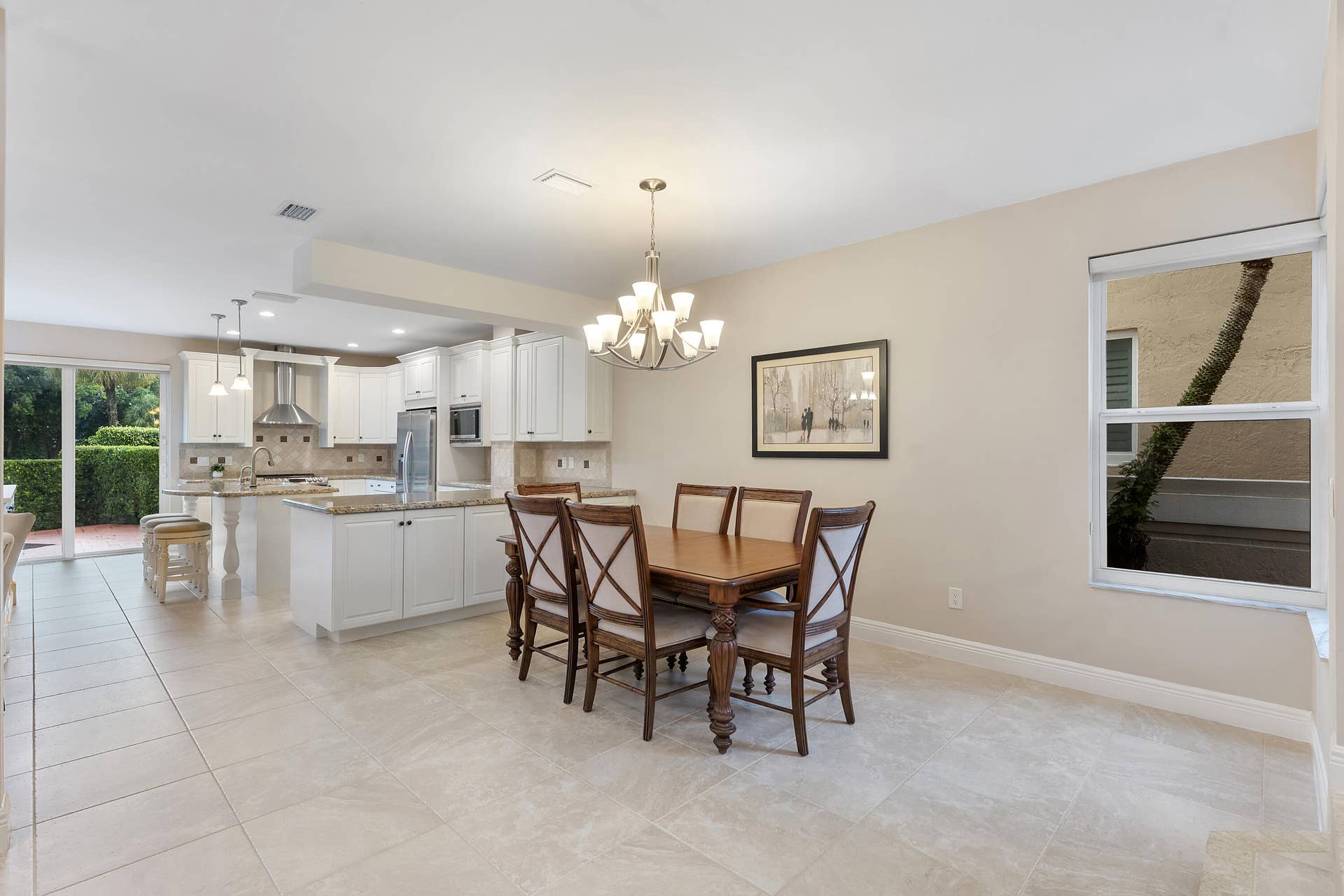 Dining to Kitchen