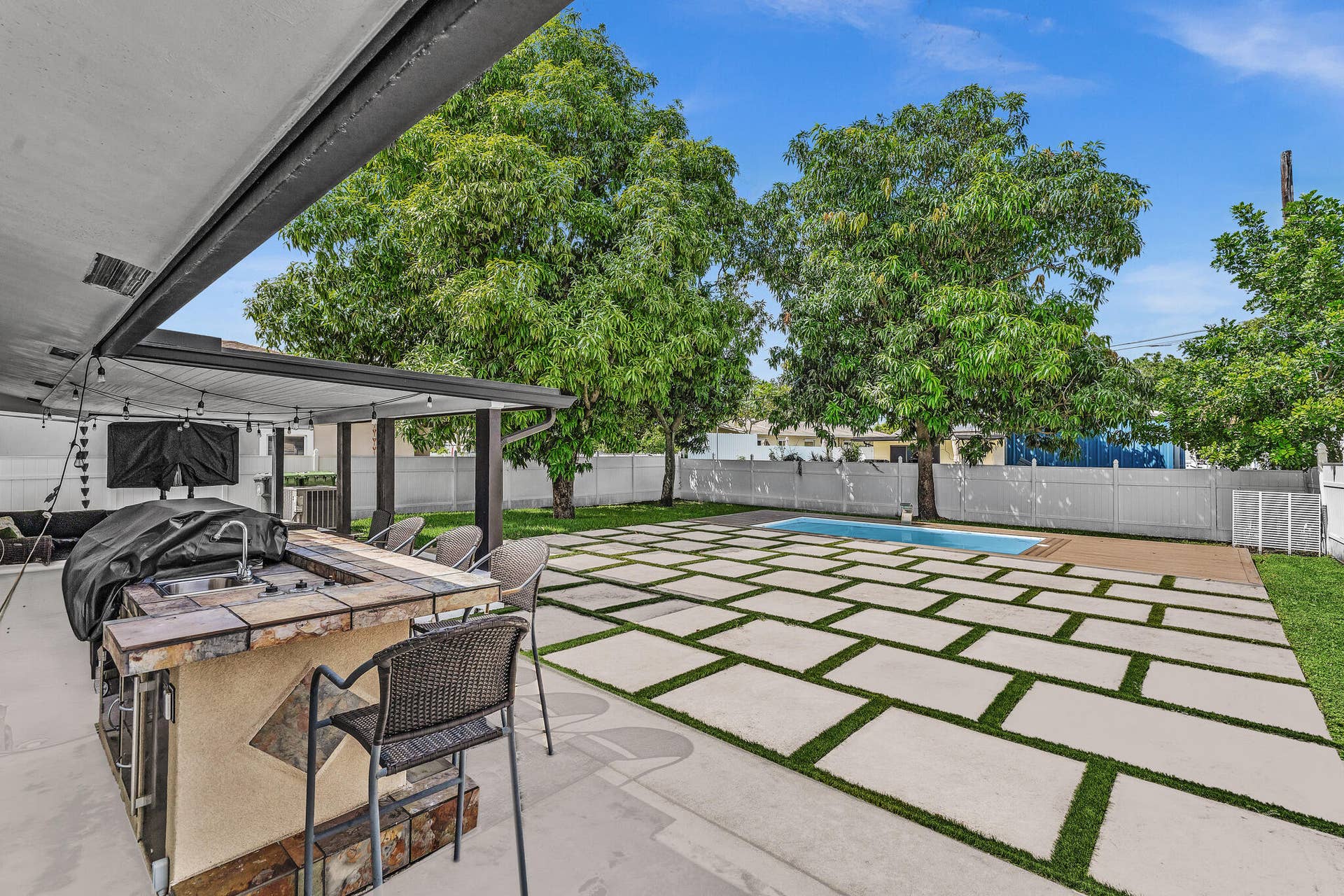 2607 SW 13TH Court, Fort Lauderdale, Fort Lauderdale, FL 33312 Outdoor Kitchen