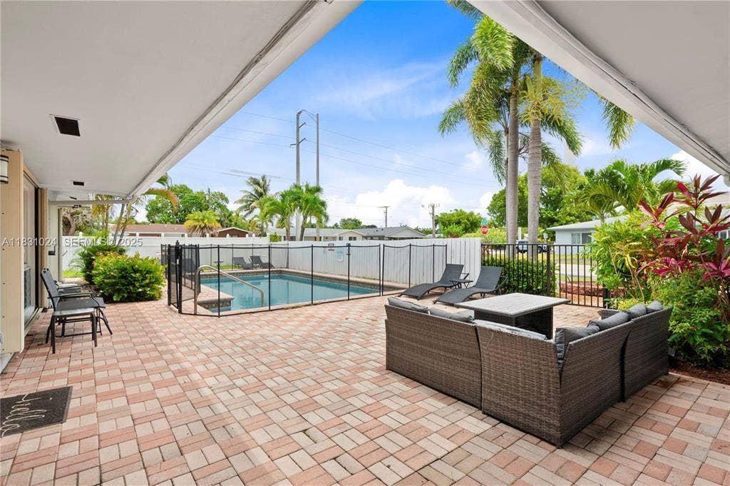 1761 NE 55th Street, Fort Lauderdale, FL 33334 4