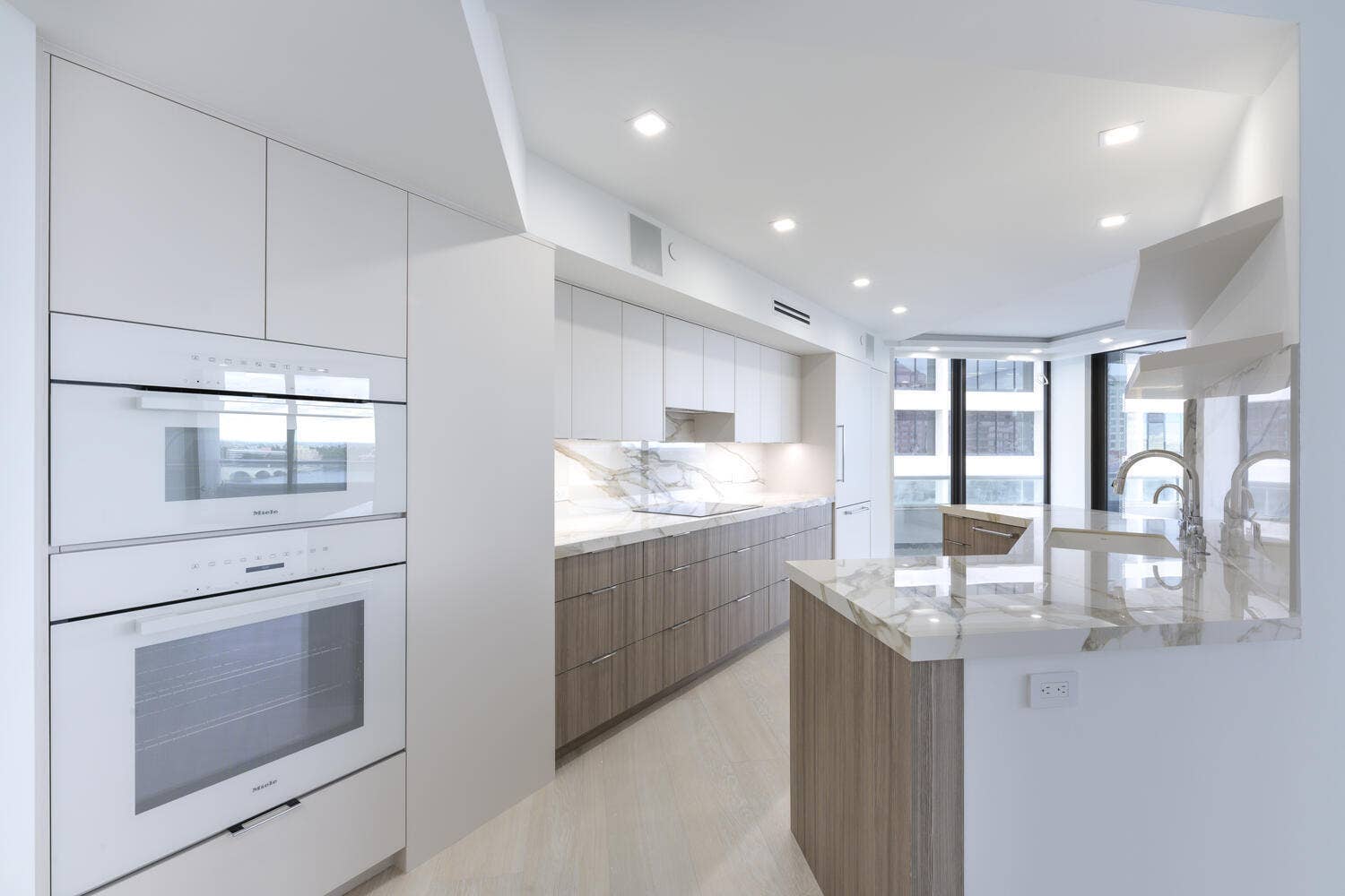 525 S Flagler Dr Unit 11a West-large-004