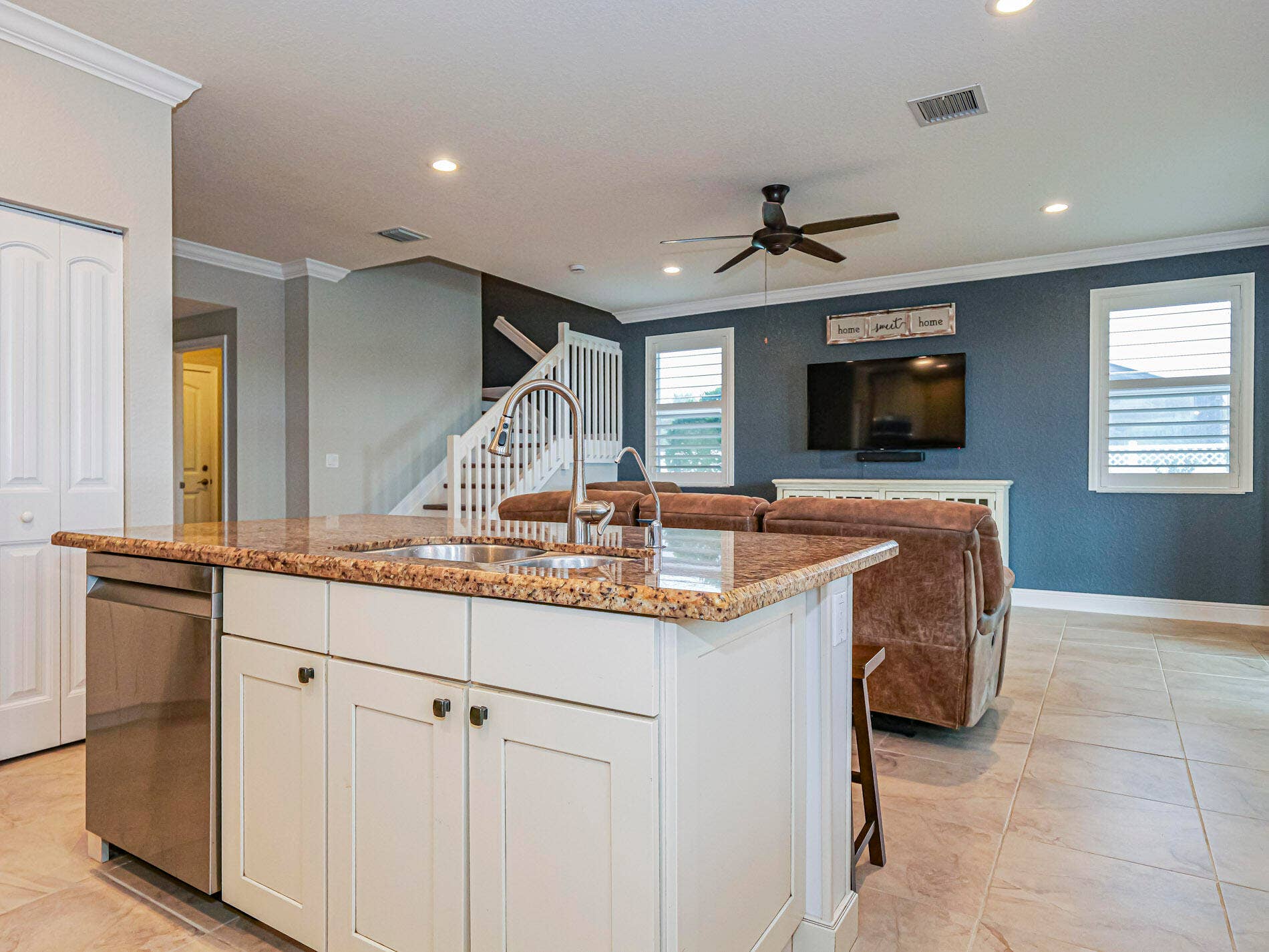 11359 SW HALTON Street, Port St Lucie, FL 34987 Granite Island