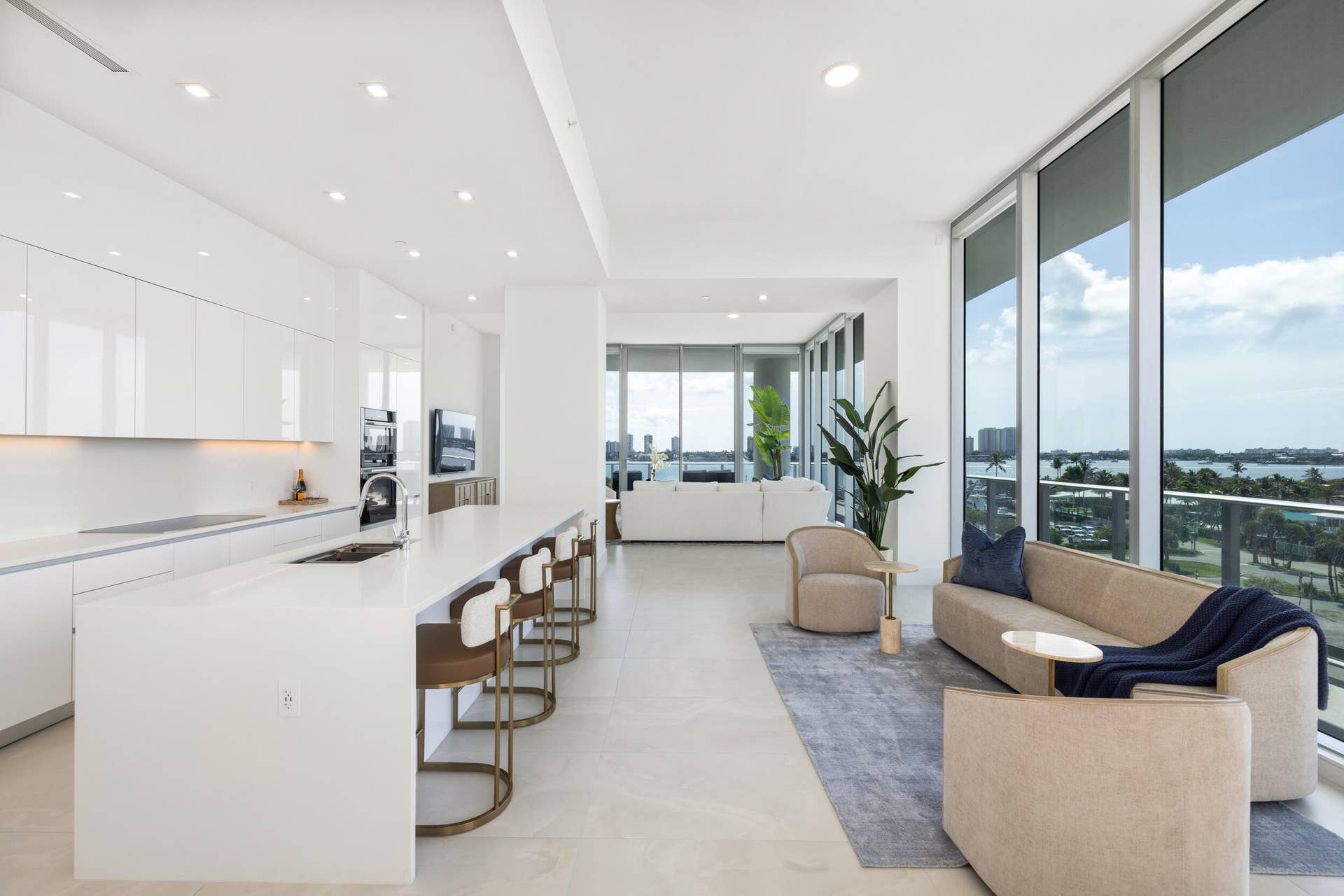 220 LAKE SHORE Drive, #612, West Palm Beach, FL 33403 Kitchen