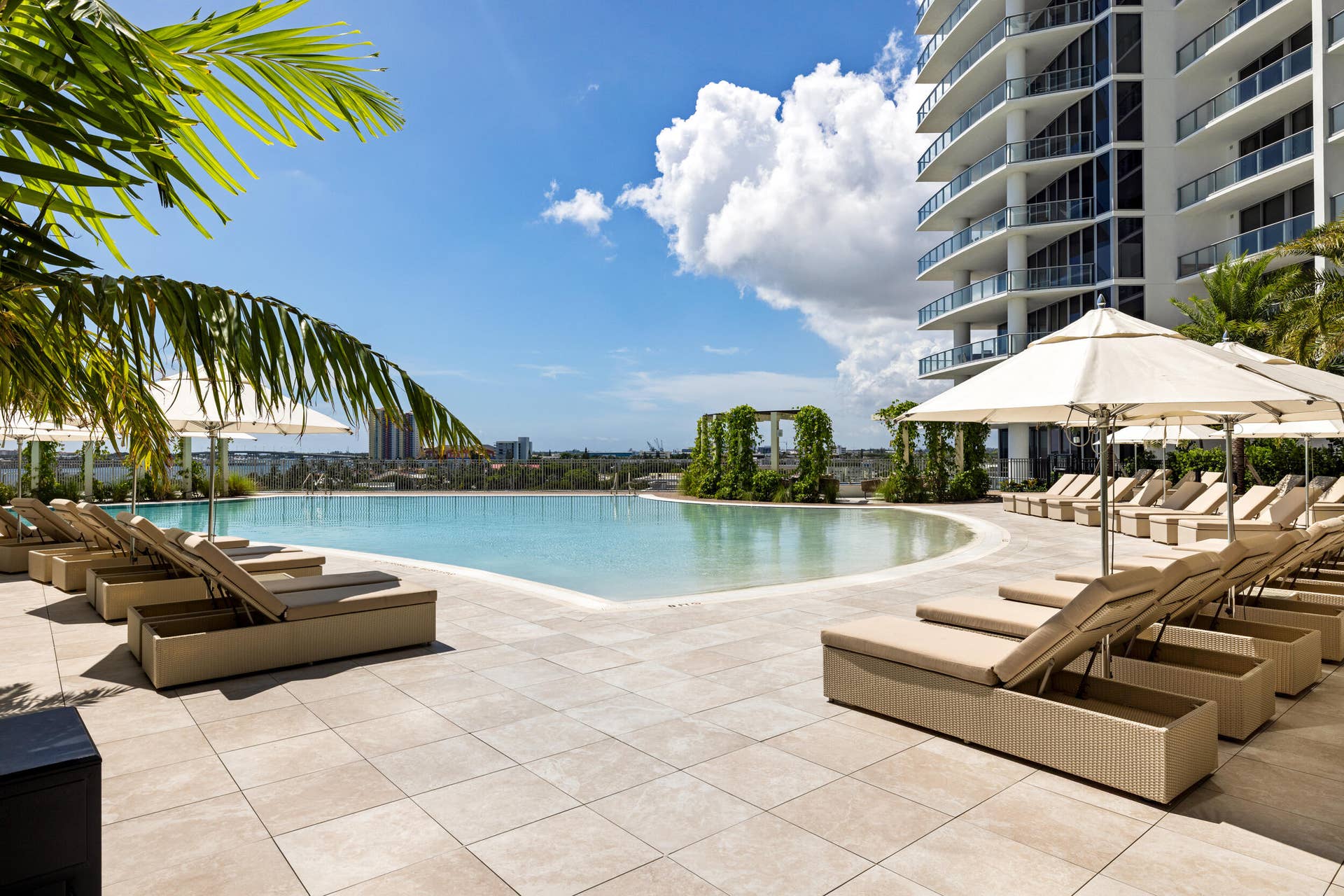 220 LAKE SHORE Drive, #612, West Palm Beach, FL 33403 Resort Style Pool