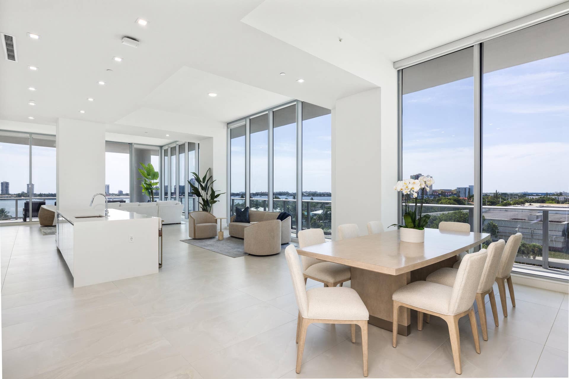 220 LAKE SHORE Drive, #612, West Palm Beach, FL 33403 Dining Area