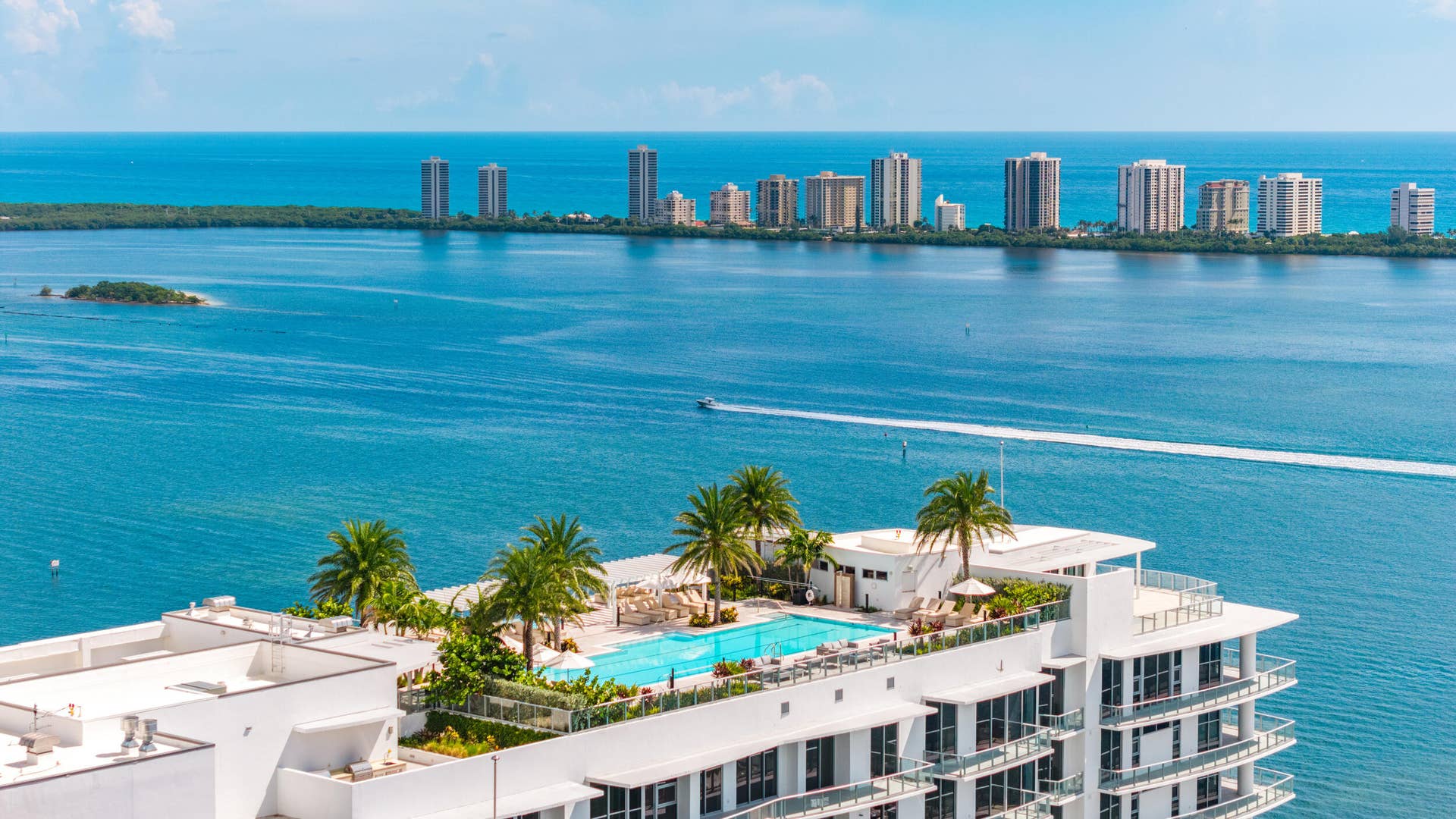 220 LAKE SHORE Drive, #612, West Palm Beach, FL 33403 Rooftop Lap Pool