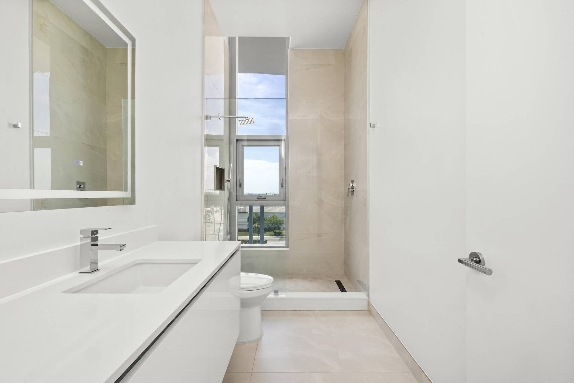 220 LAKE SHORE Drive, #612, West Palm Beach, FL 33403 Bathroom