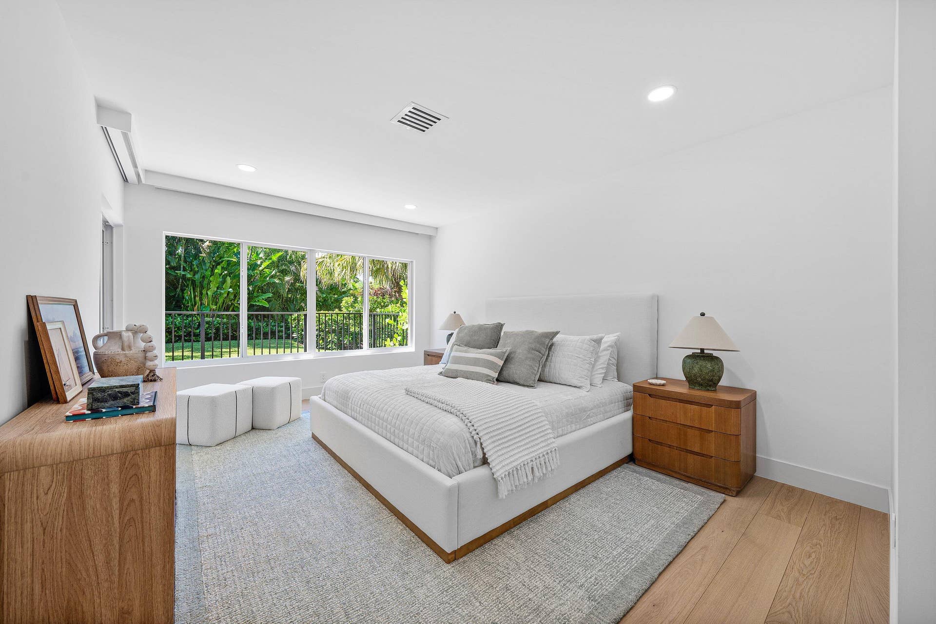 070-16LittlePondRoad-Manalapan-FL-33462-