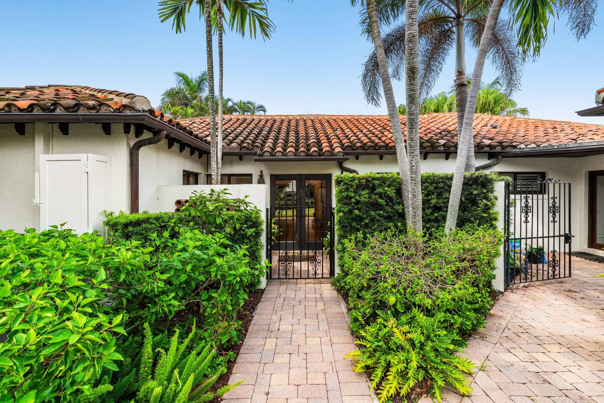 005-16LittlePondRoad-Manalapan-FL-33462-