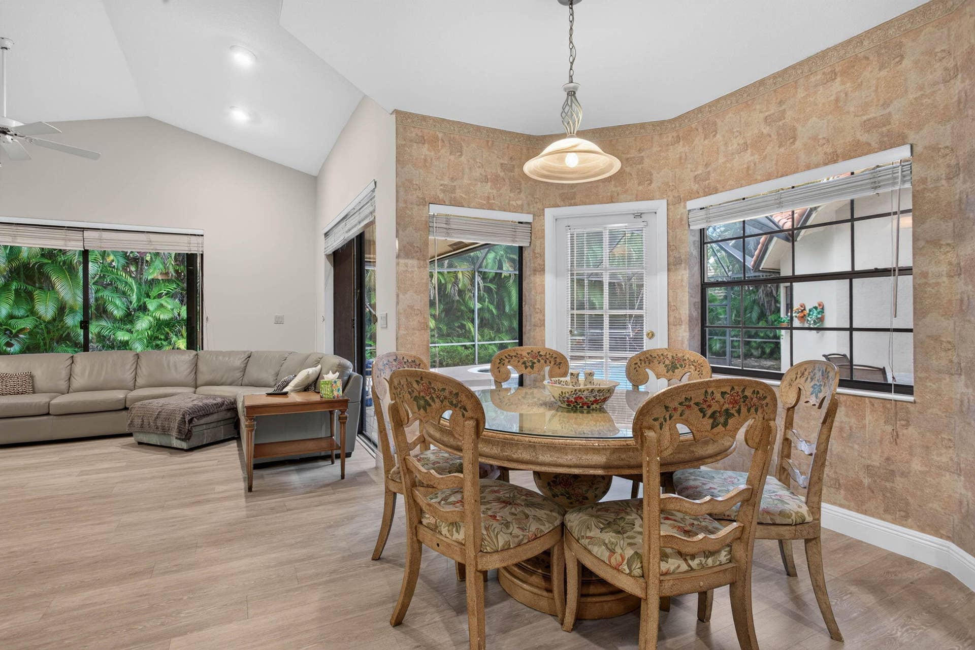 10240 Vestal Court, Coral Springs, FL 33071 Breakfast Room off kitchen and family room