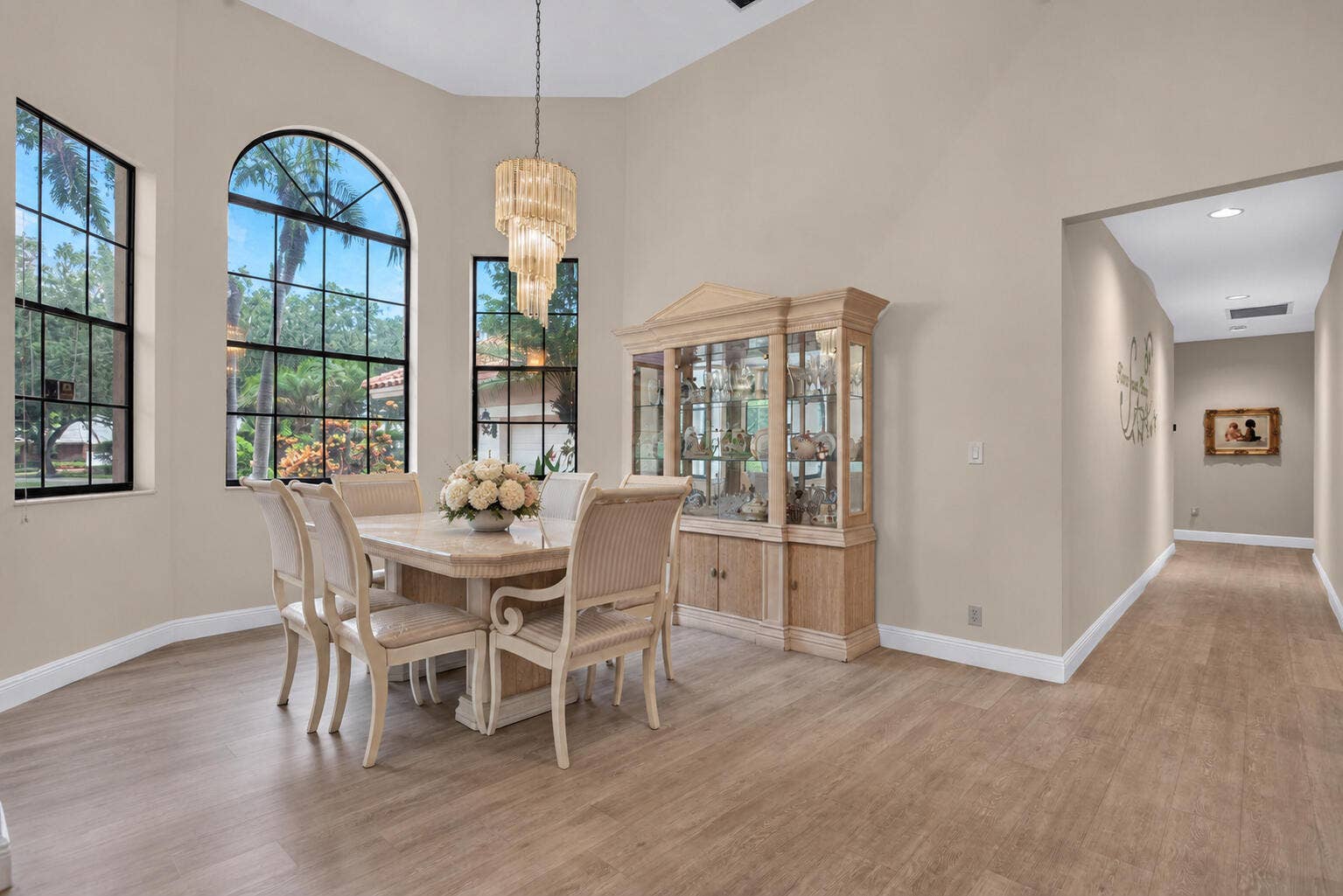 10240 Vestal Court, Coral Springs, FL 33071 Spacious formal dining room