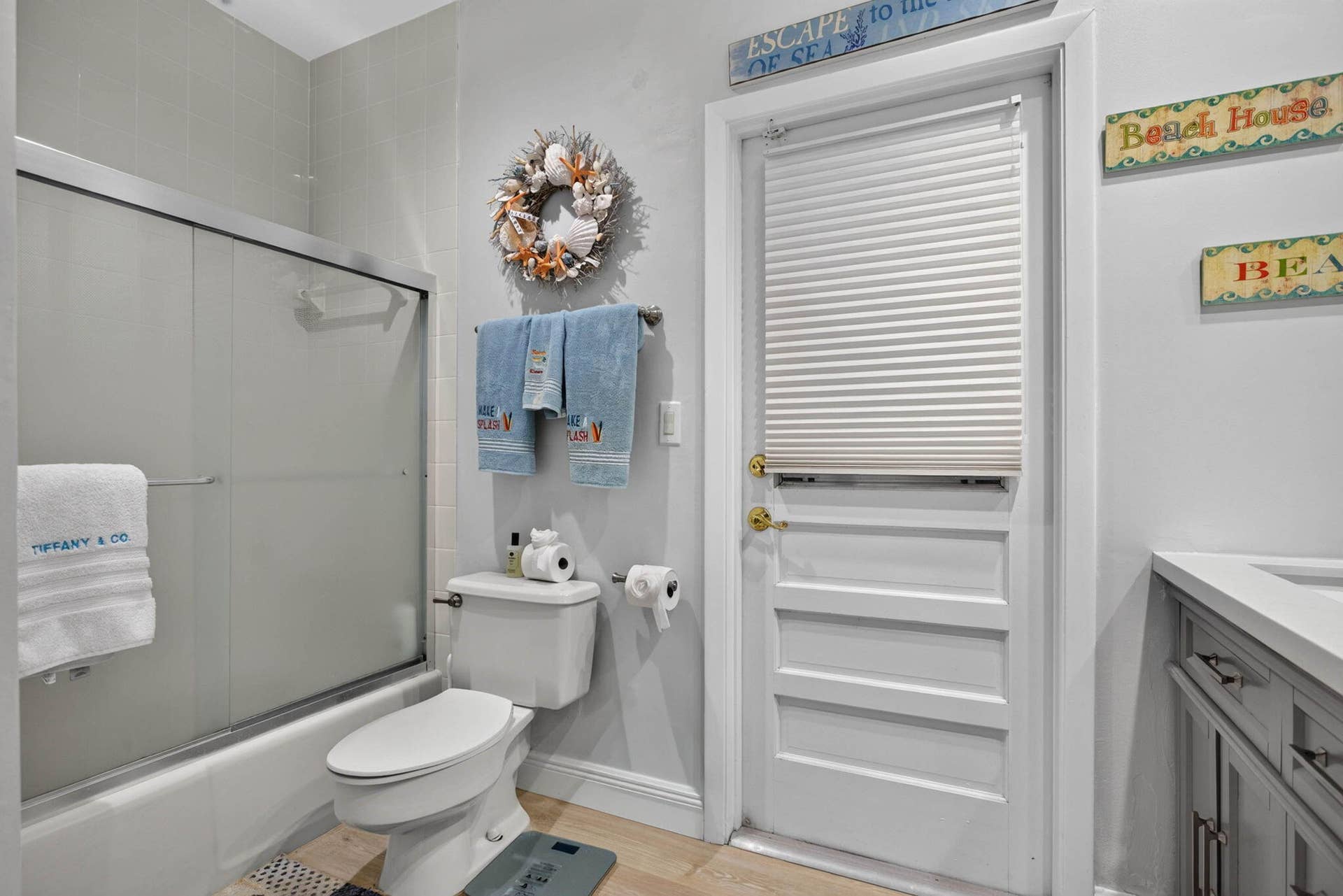 10240 Vestal Court, Coral Springs, FL 33071 Full cabana bath serving bedrooms 3 and 2.