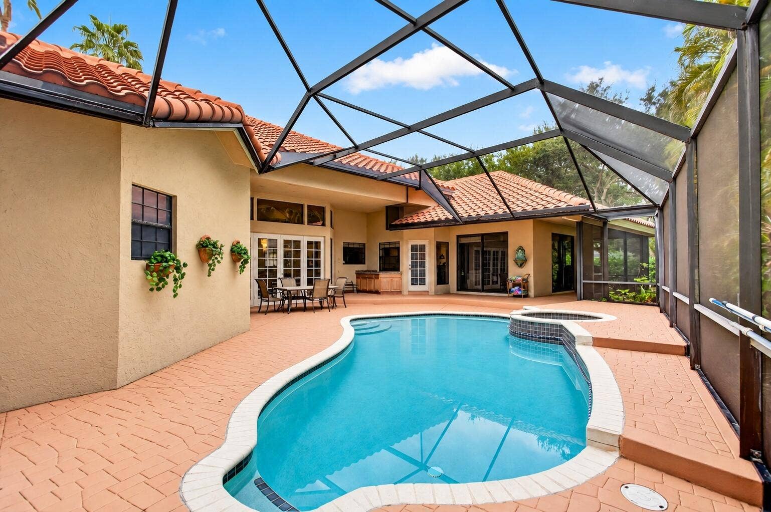 10240 Vestal Court, Coral Springs, FL 33071 MLS Refresh - Pool