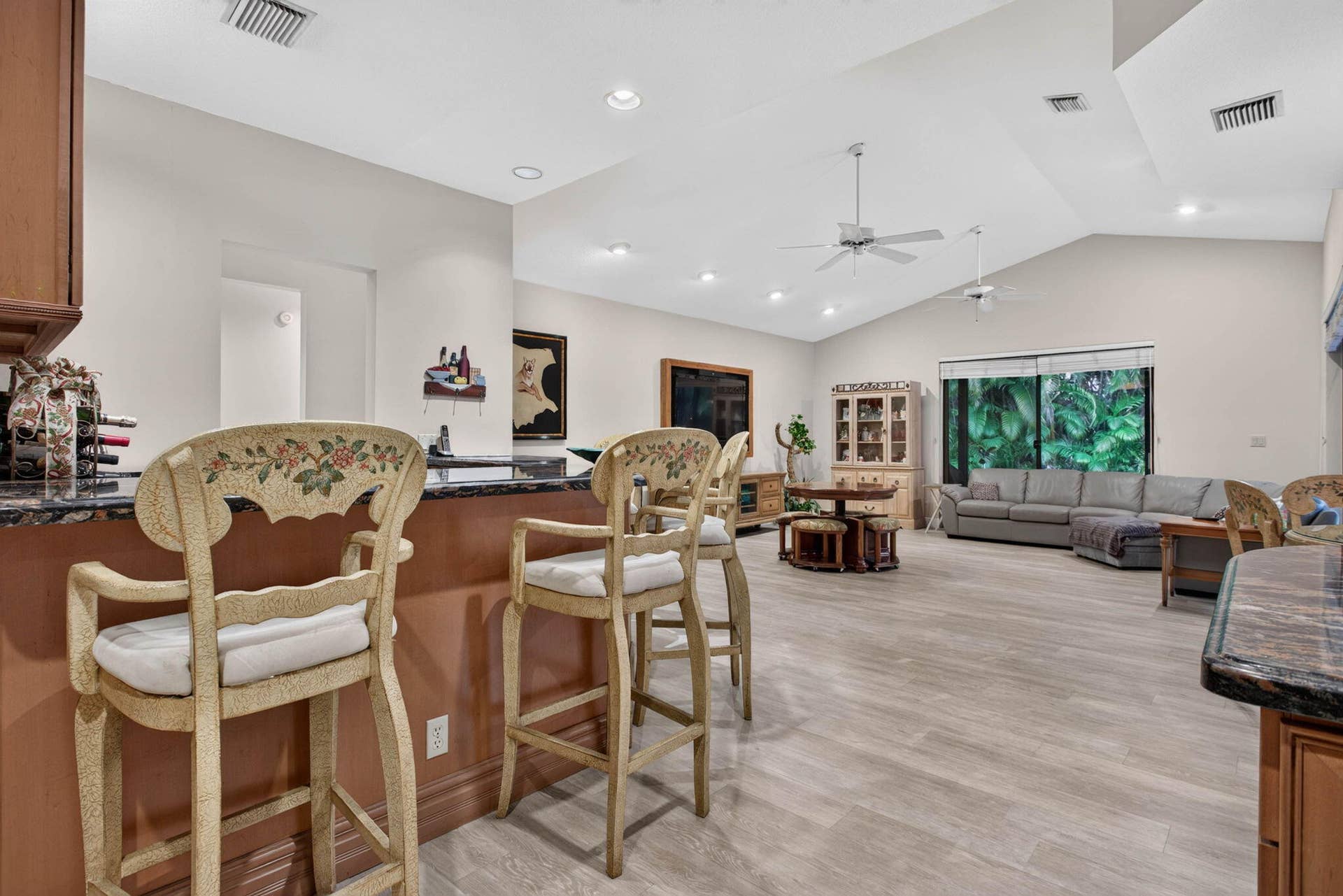 10240 Vestal Court, Coral Springs, FL 33071 Wet Bar to Family Room