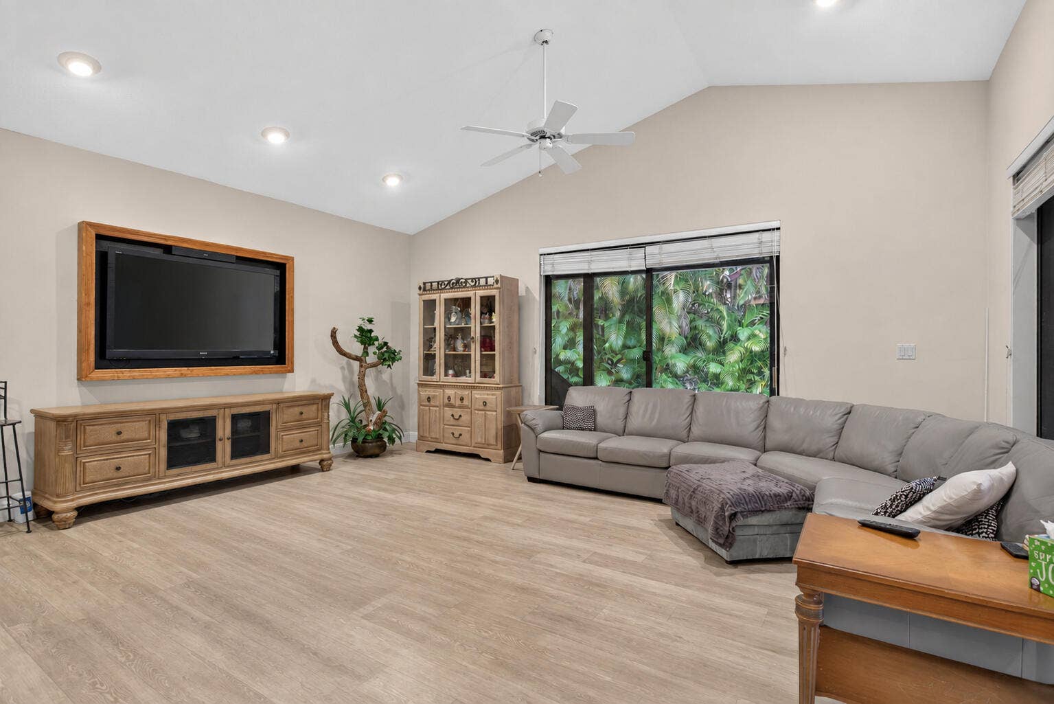 10240 Vestal Court, Coral Springs, FL 33071 MLS_Family_Rm_Table_Removed