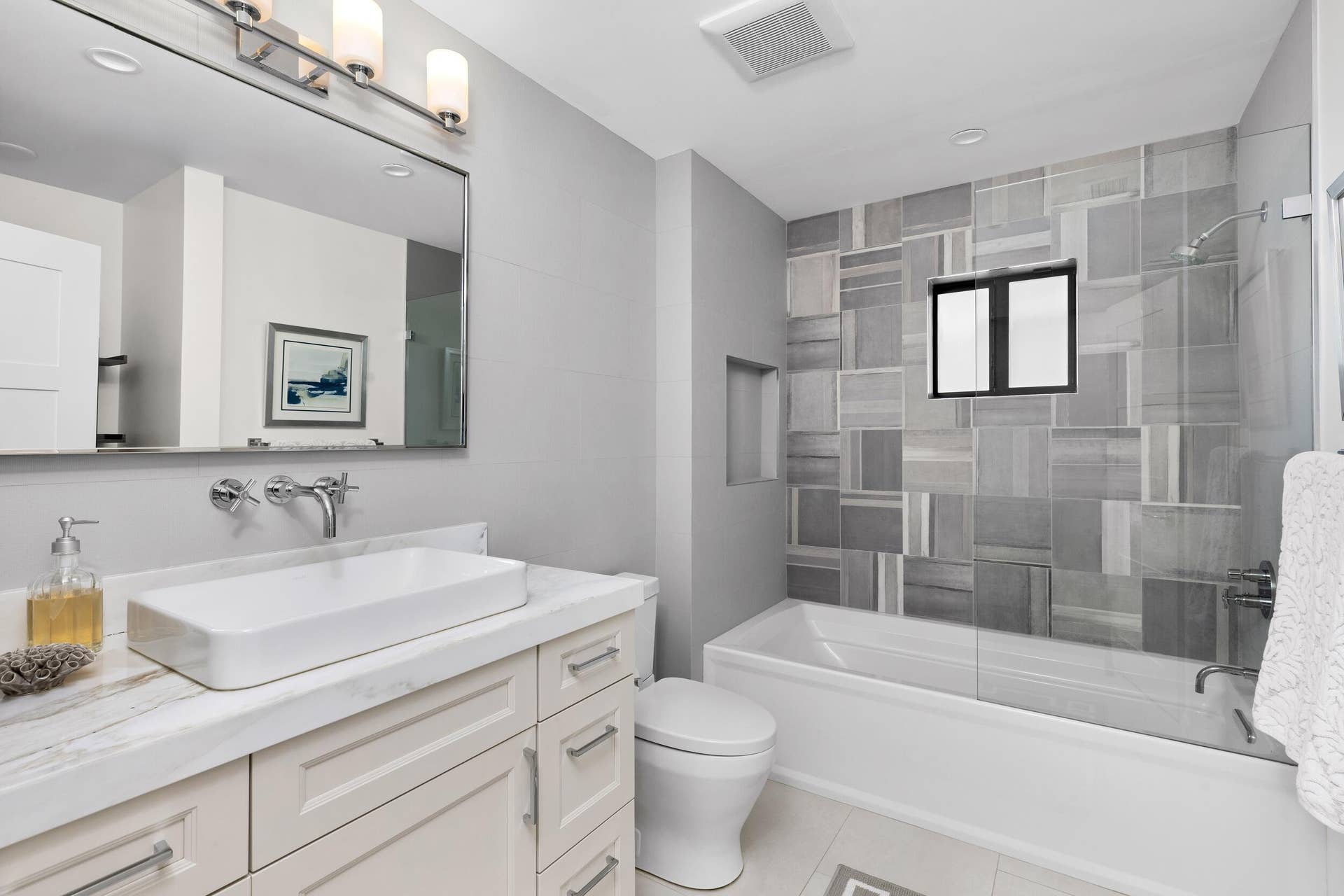 Guest Bath 1