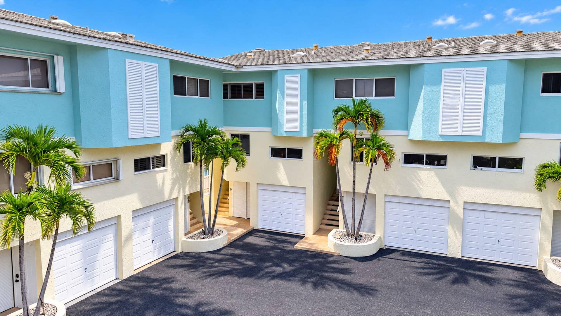 884 SE 19th Avenue, #10, Deerfield Beach, FL 33441 61-web-or-mls-DJI_20260930222926_0335_D_