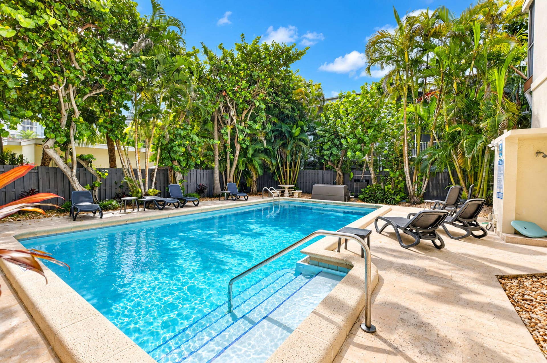 884 SE 19th Avenue, #10, Deerfield Beach, FL 33441 COMMUNITY POOL