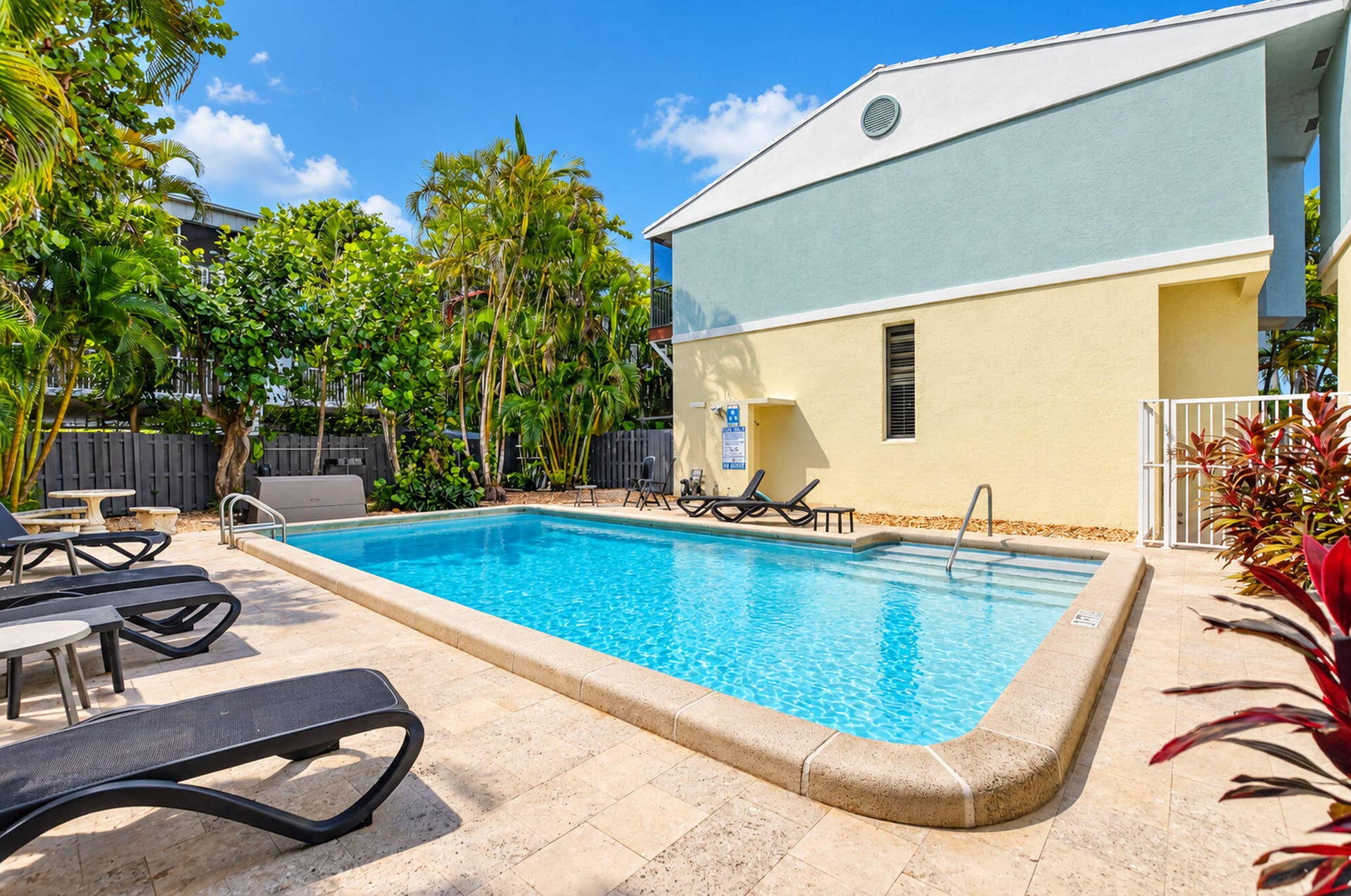 884 SE 19th Avenue, #10, Deerfield Beach, FL 33441 58-web-or-mls-DSC_6664