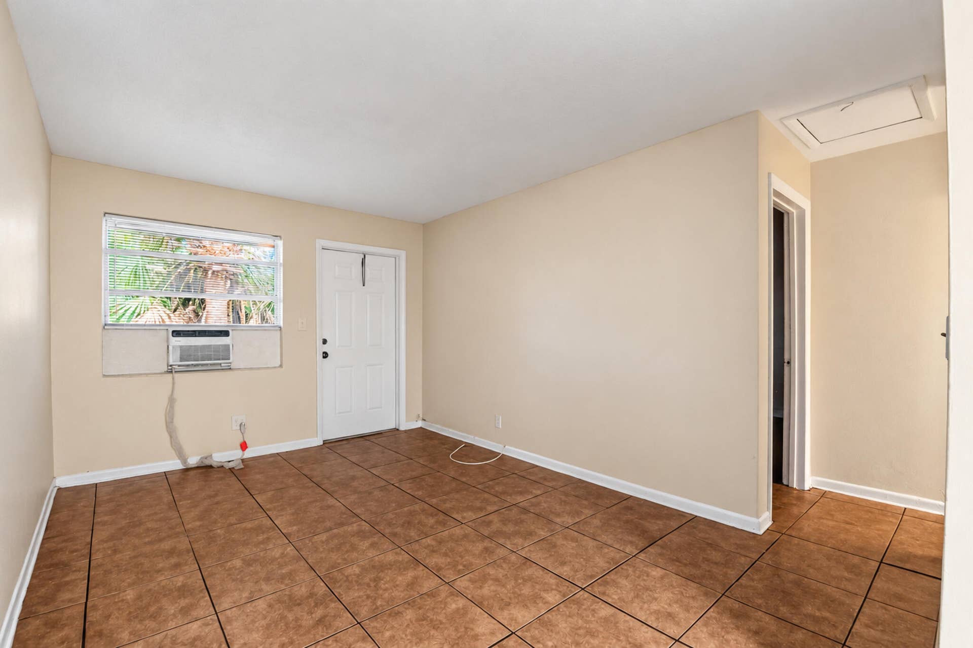 Unit 3 - Living Room