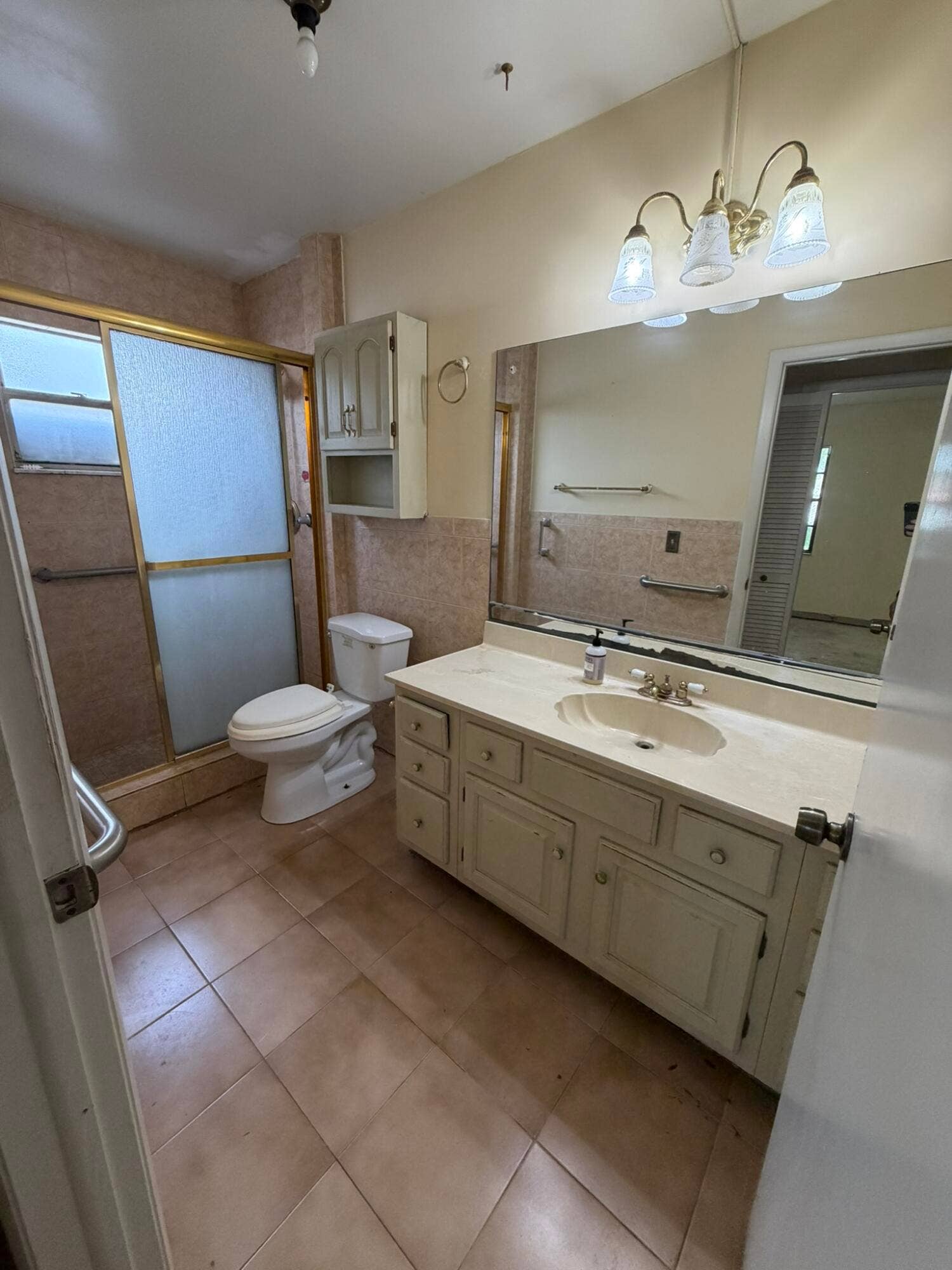 2nd bathroom